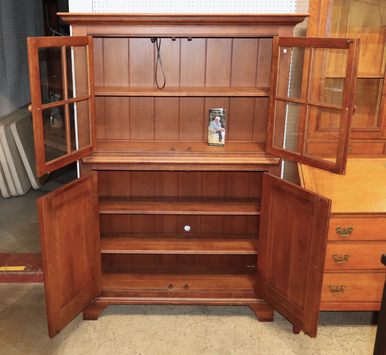 Lexington Bob Timberlake 4 door china server