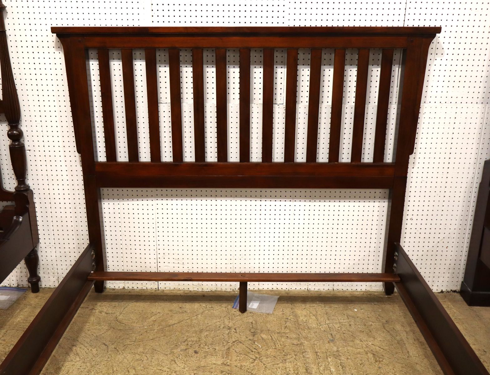 Nice arts & crafts mahogany queen size bed, complete