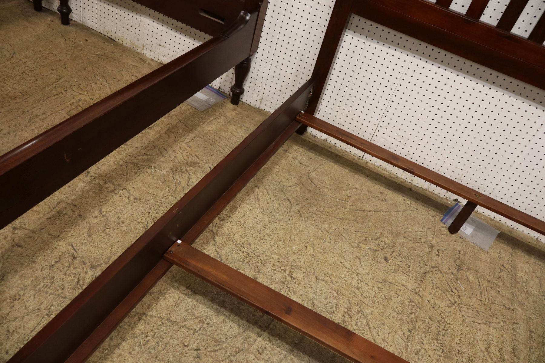 Nice arts & crafts mahogany queen size bed, complete