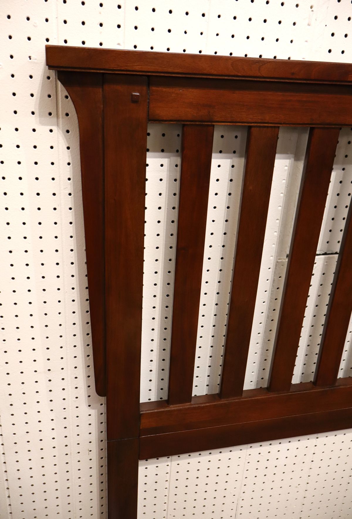 Nice arts & crafts mahogany queen size bed, complete