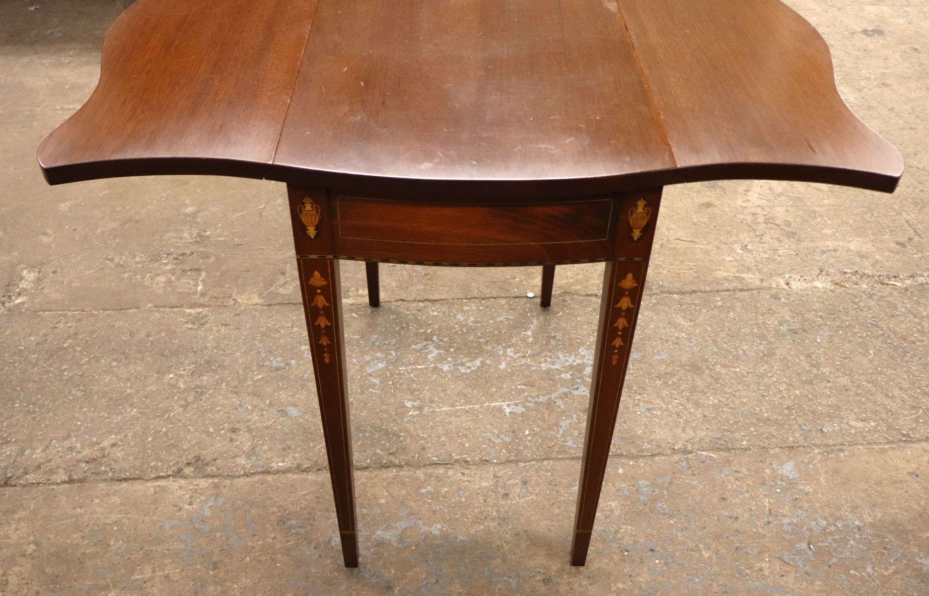 Quality crafted pembrook table attrib AF Hackman