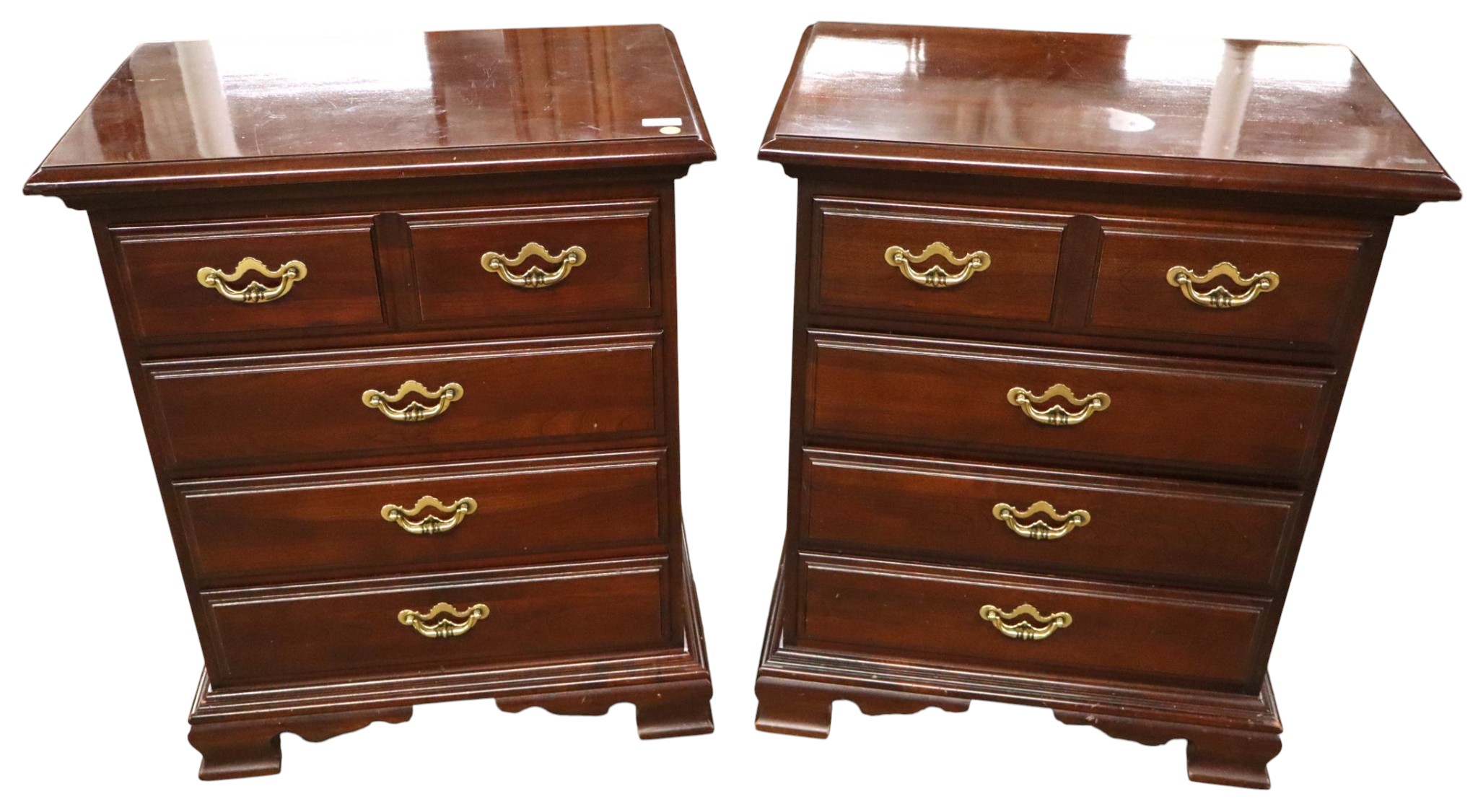 PR Thomasville Furn 4 drawer cherry nightstands
