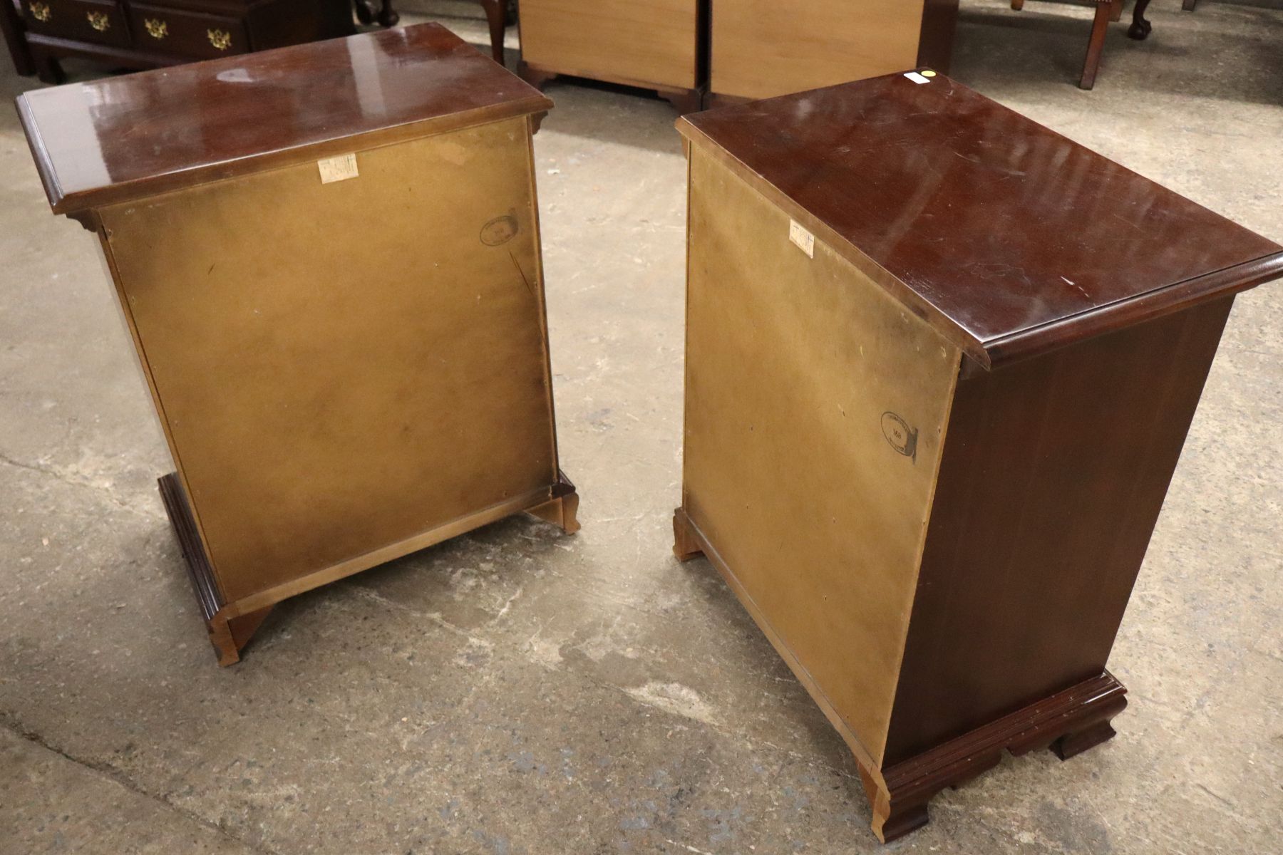 PR Thomasville Furn 4 drawer cherry nightstands