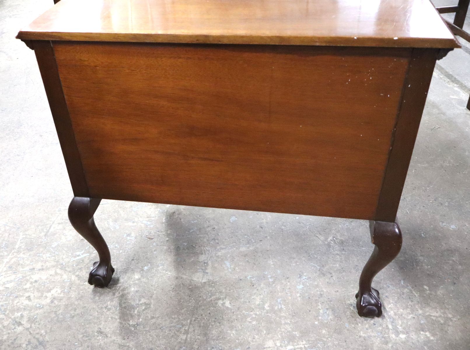 Councill Furn Chippendale Style shell carved low boy
