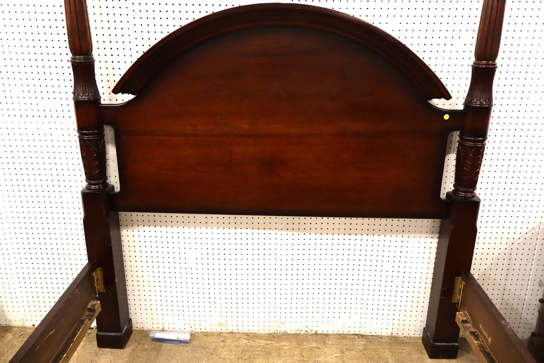 Queen arched headboard 4 poster bolt together bed