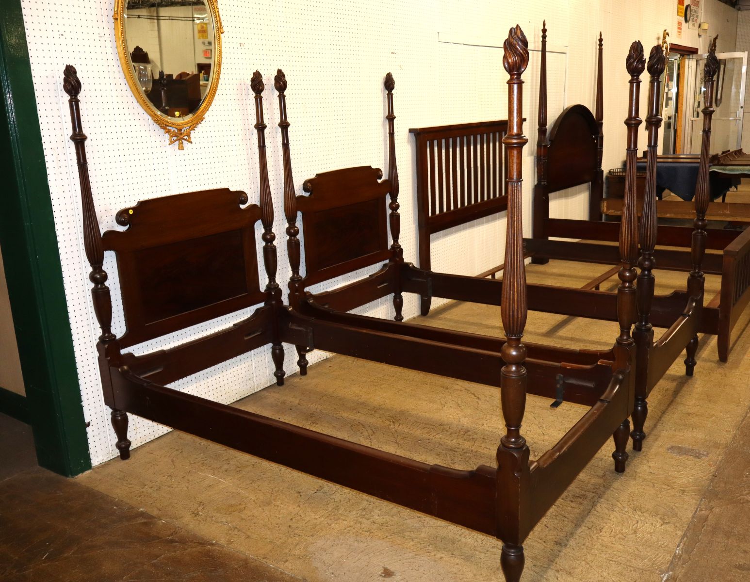 PR quality antique solid mahog 4 poster twin beds