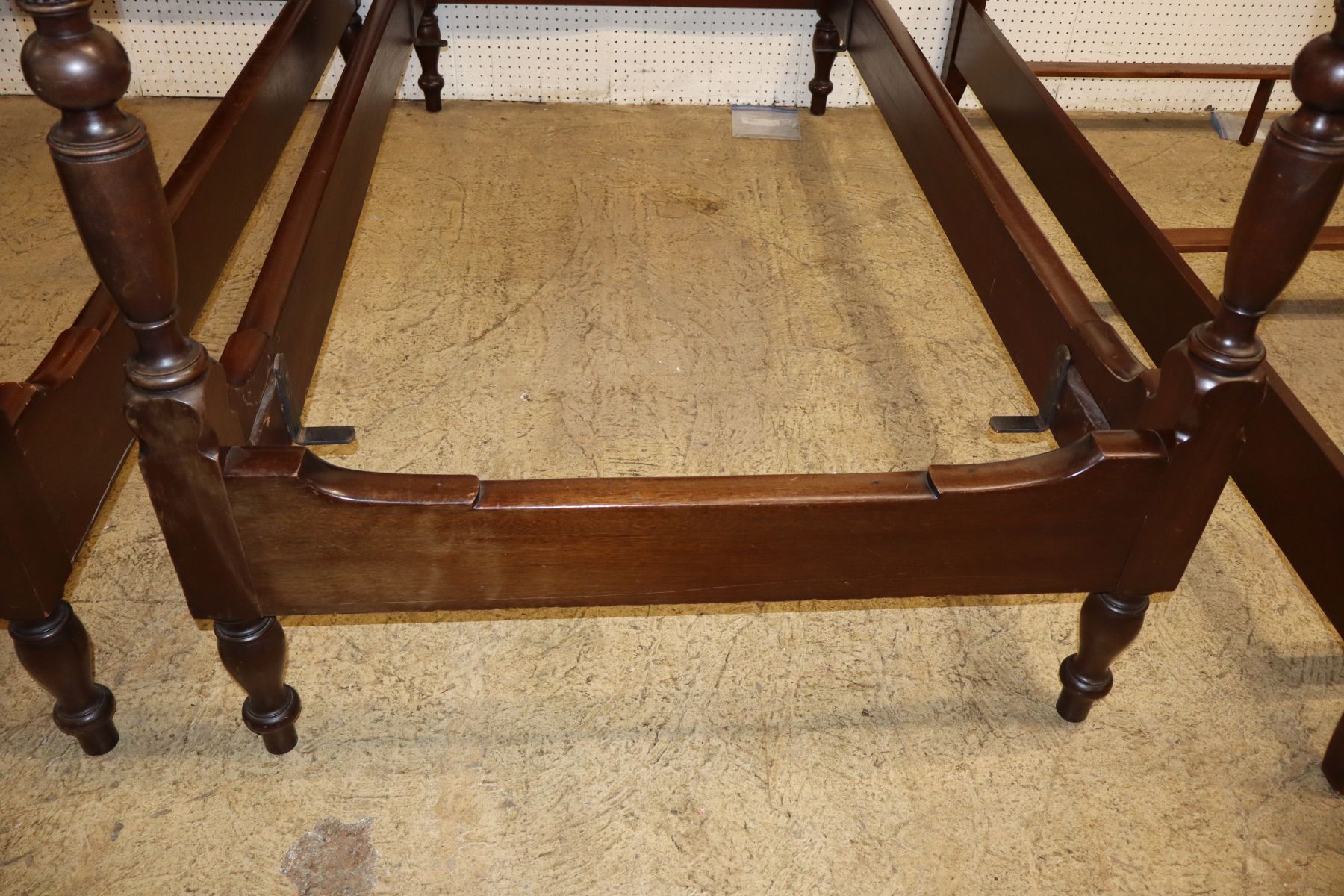 PR quality antique solid mahog 4 poster twin beds