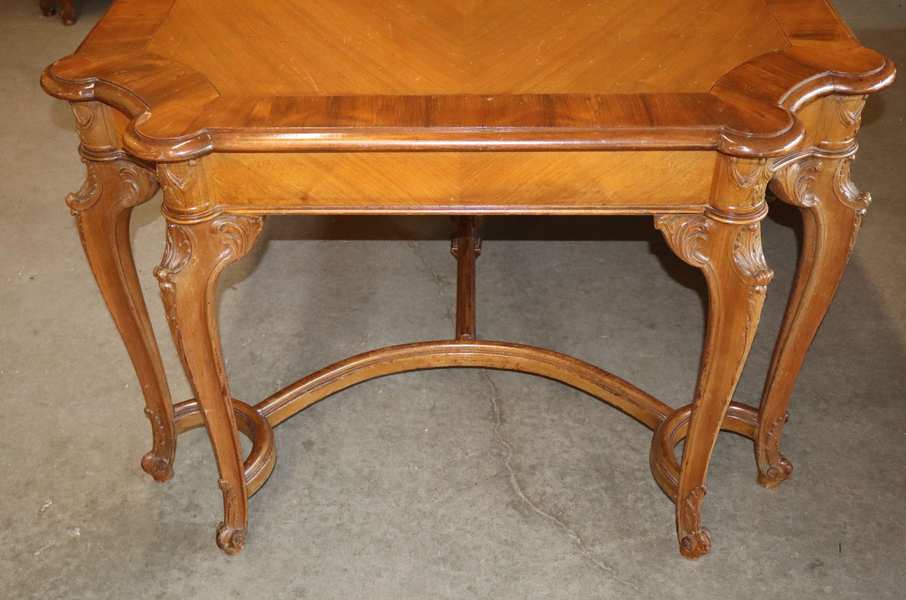 Antique FR mah/rswd 11 leg dining table w/4 leaves