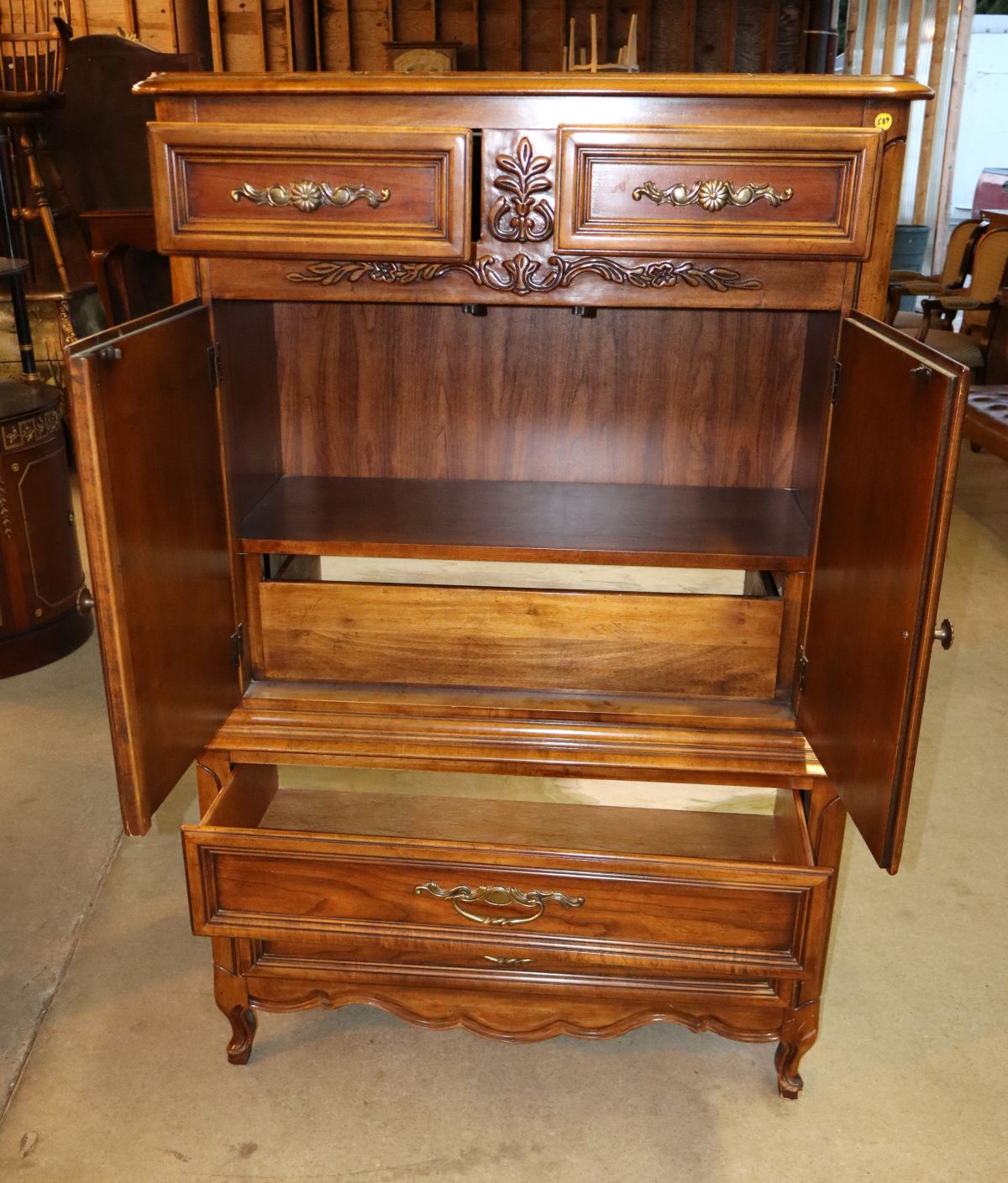 VTG Dixie Furn gentlemans chest with fitted interior