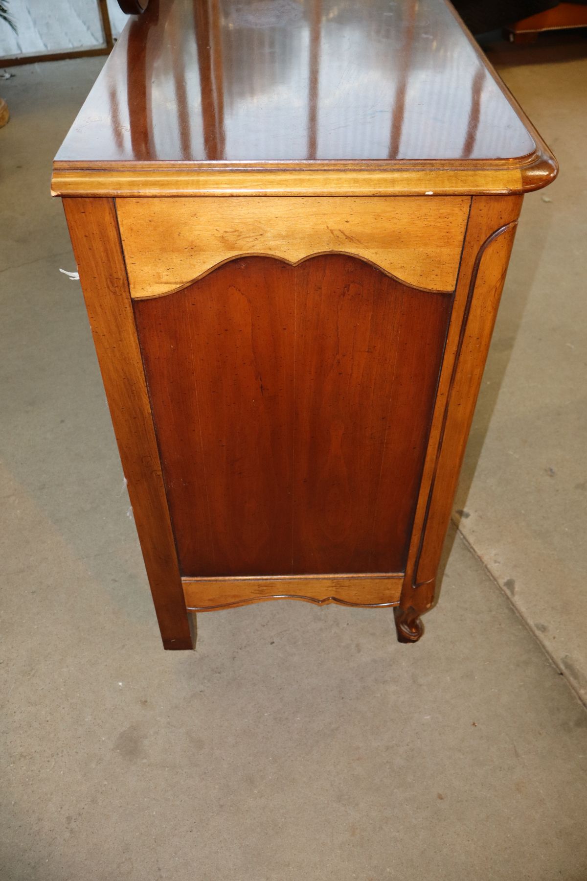 VTG Dixie Furn low chest with w/detachable mirror