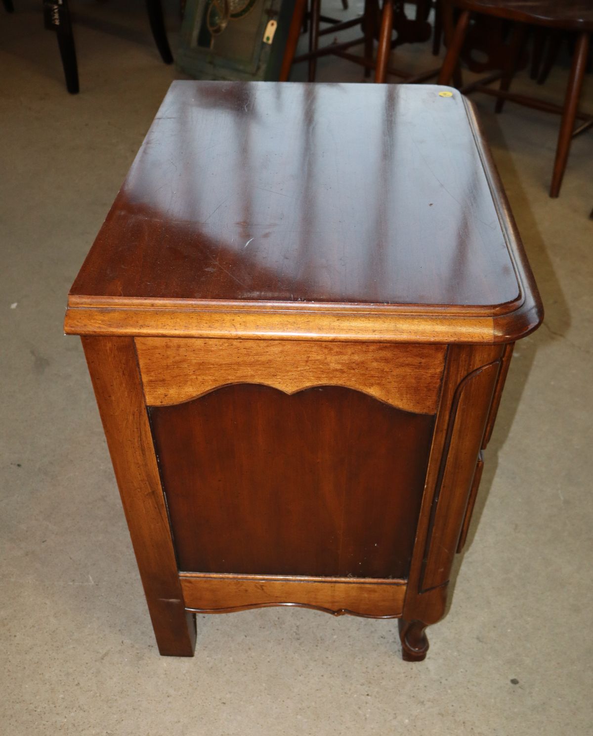 Vintage Dixie Furn country FR style nightstand