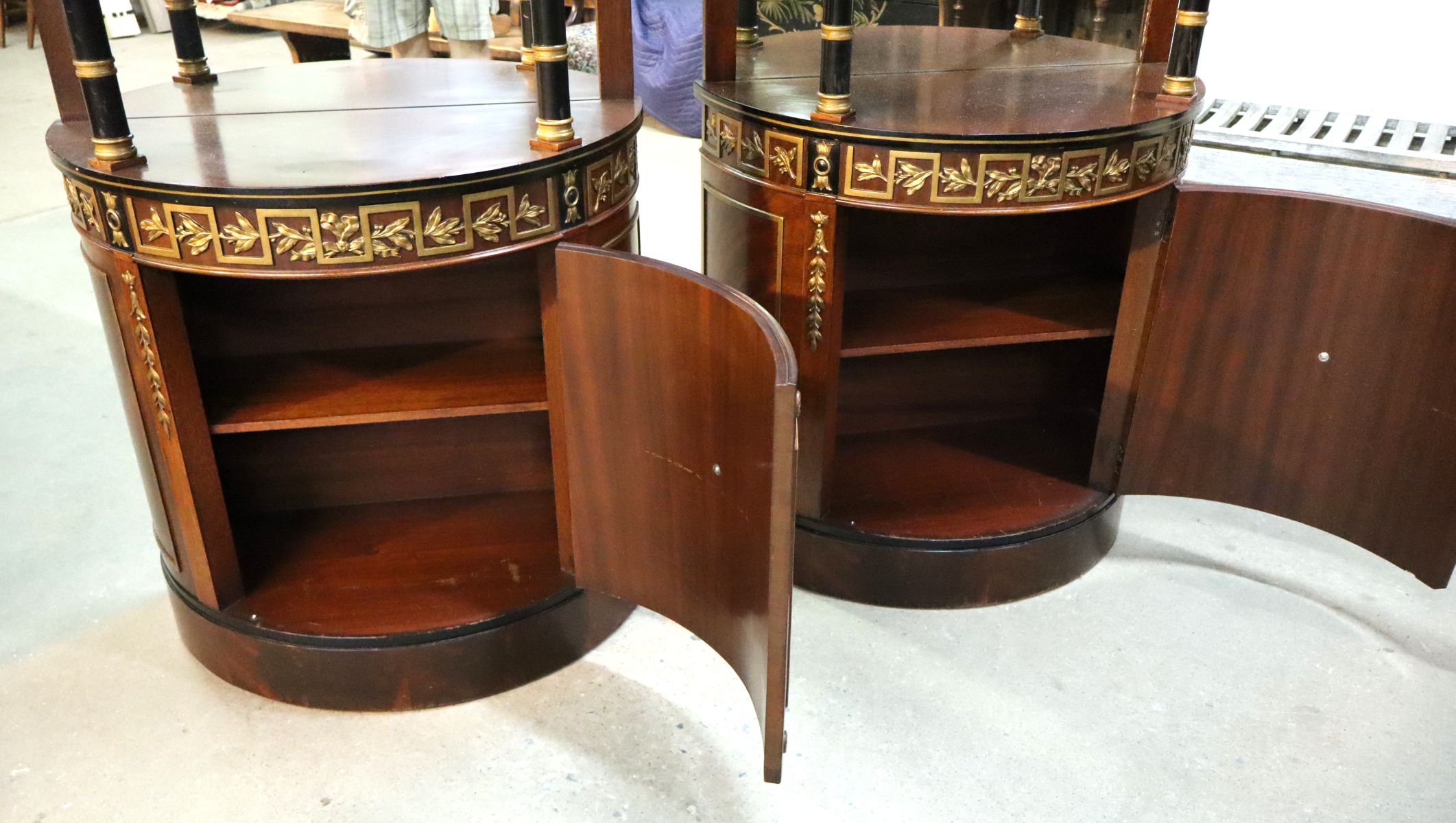 PR Vtg demilune regency mirrored 3 tier etageres
