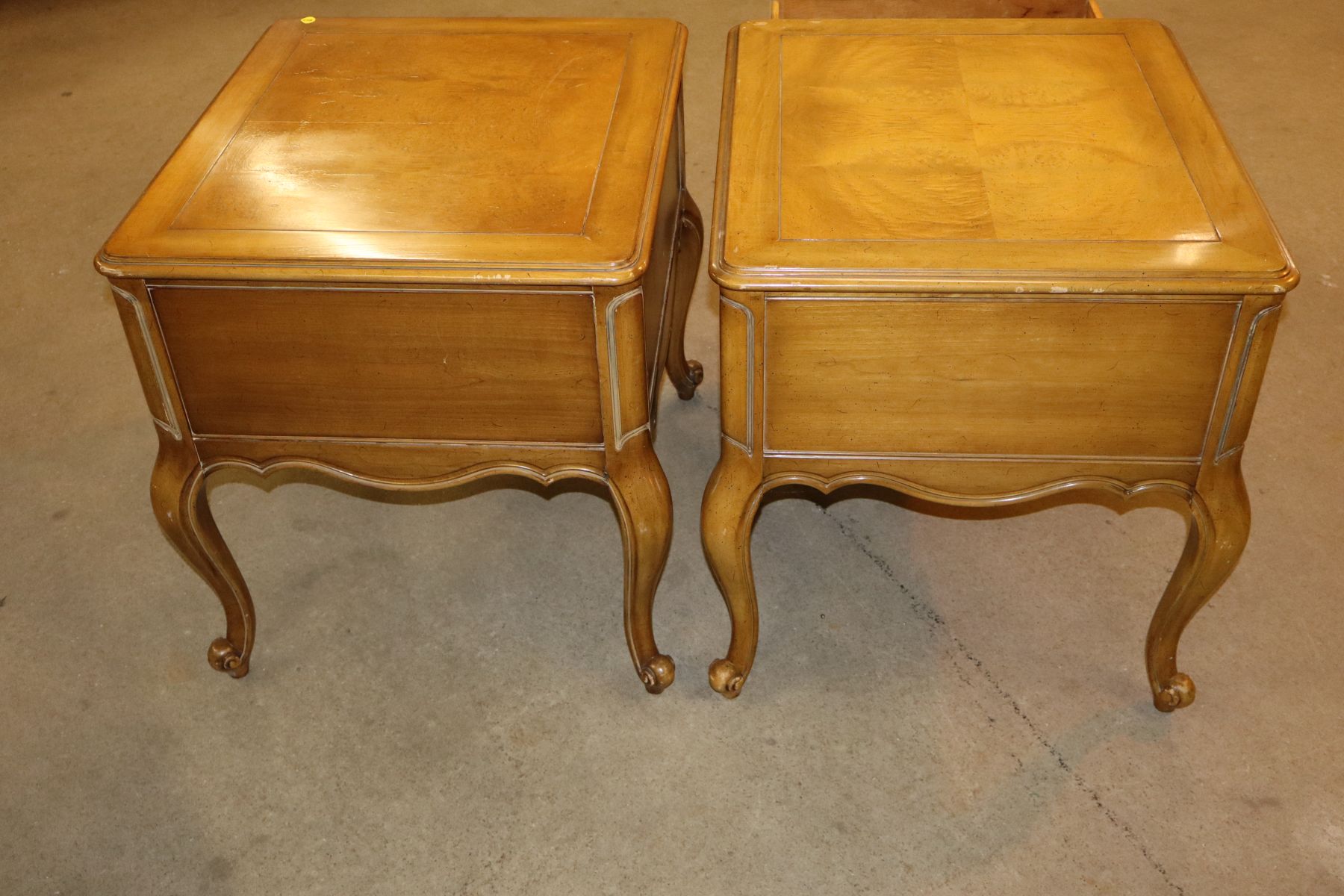 PR Weiman Furn Vtg burl walnut 1 drawer lamp tables