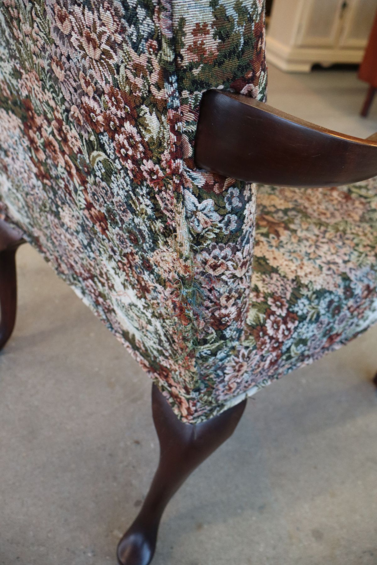 Quality mahogany framed ball & claw arm chair