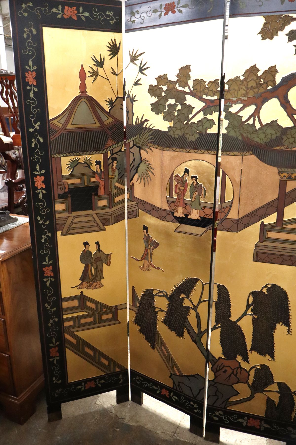 Vintage 4 section Asian decorated room screen