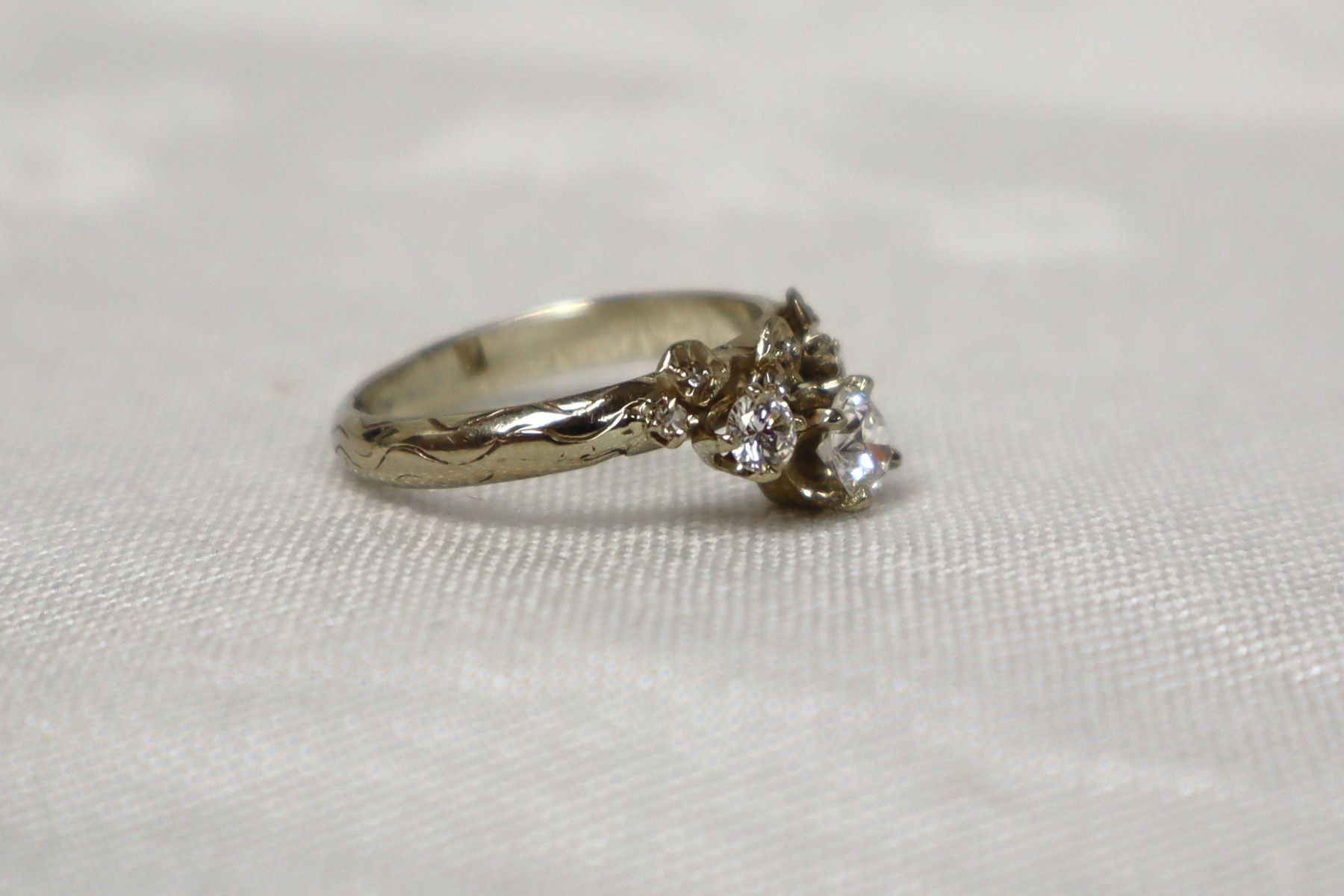 Beautiful 14k white gold diamond ring size 5.75