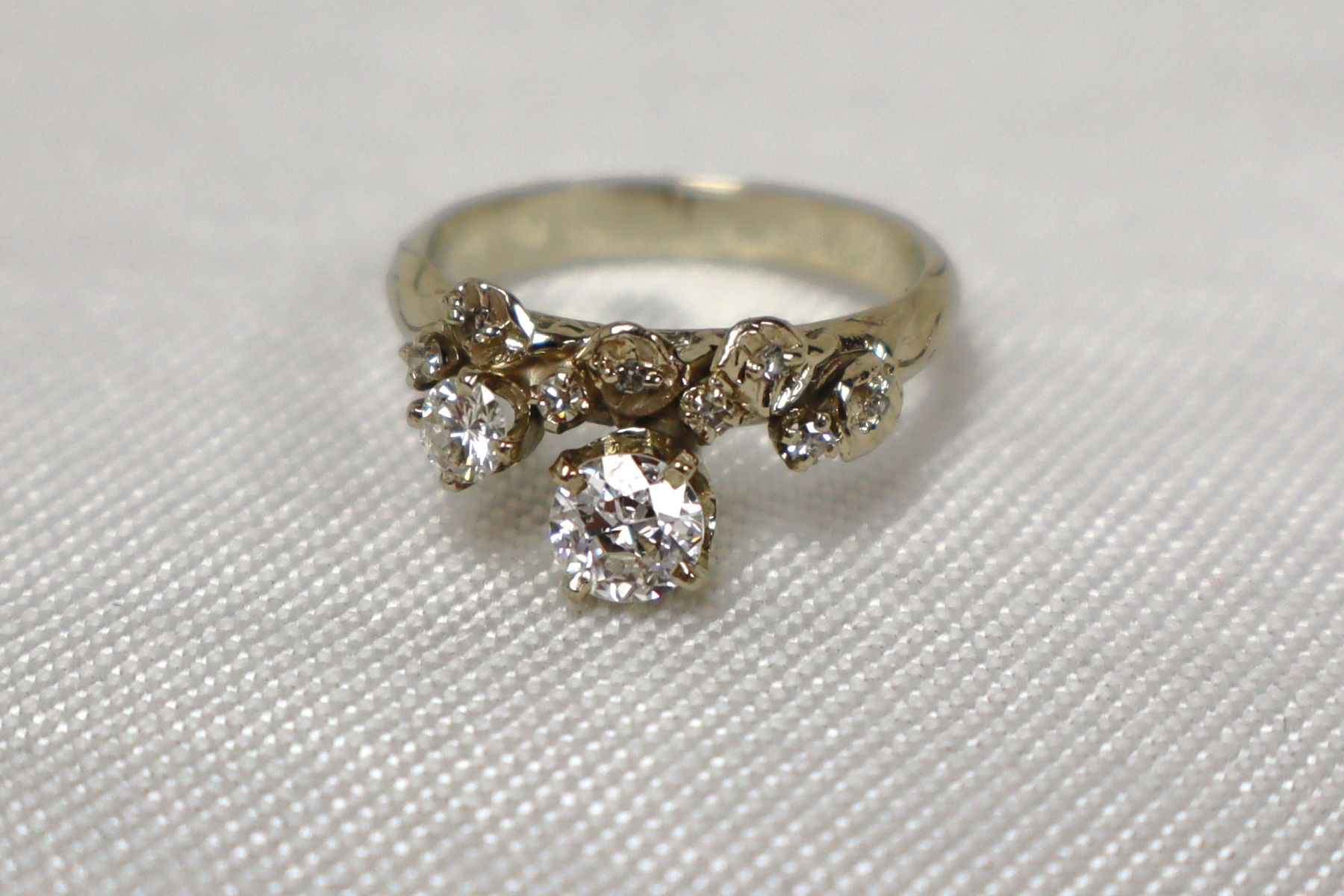 Beautiful 14k white gold diamond ring size 5.75
