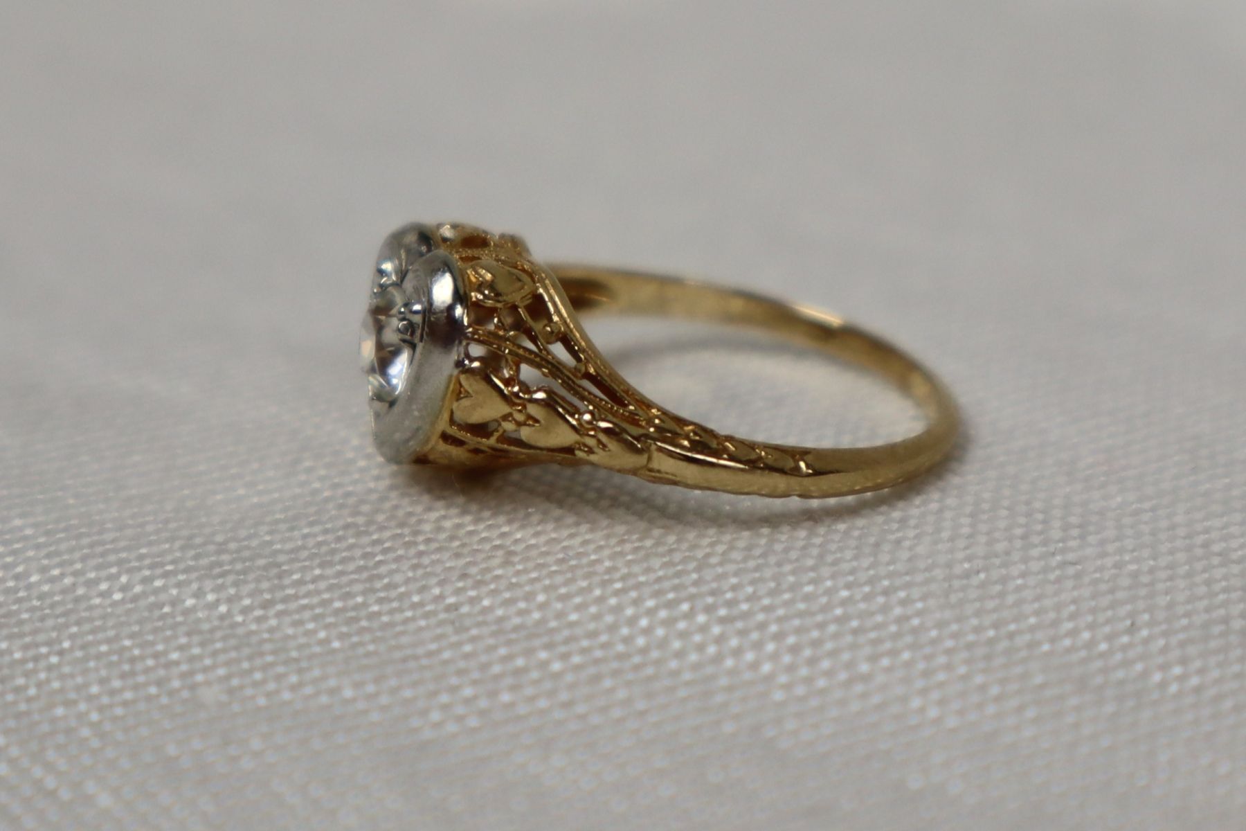 14k yellow gold diamond heart ring size 4.5