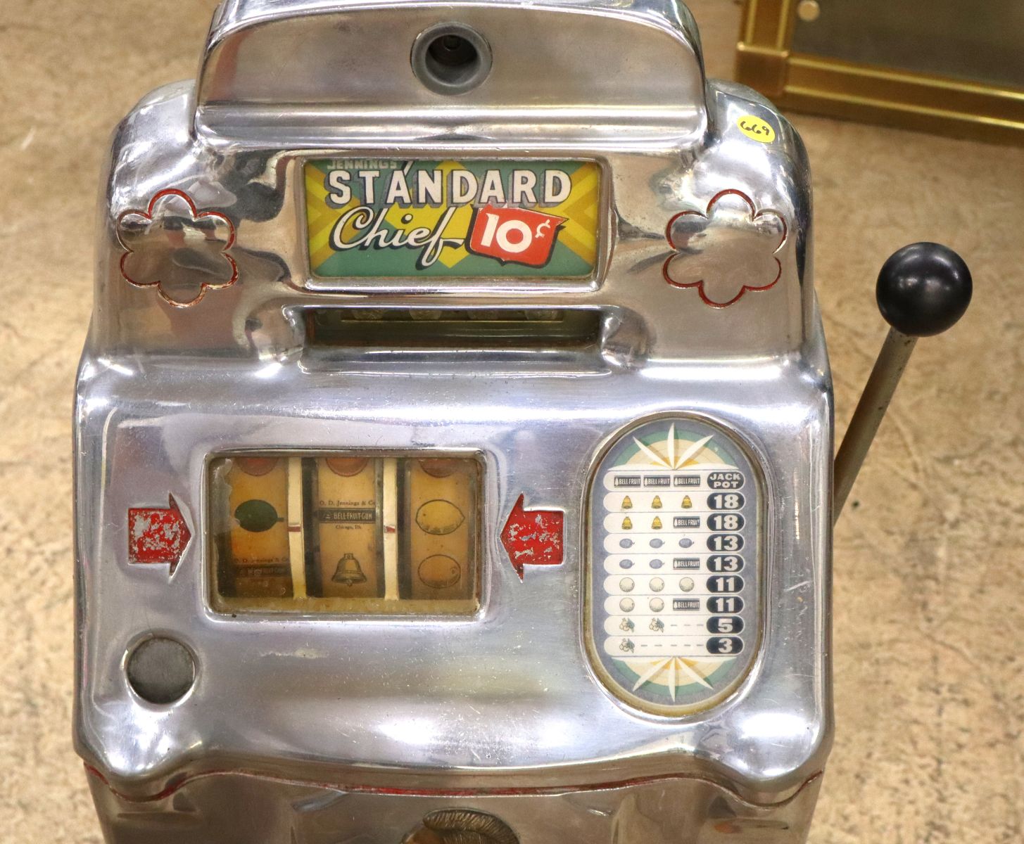 Antique Jennings Standard Chief .10 slot machine, works