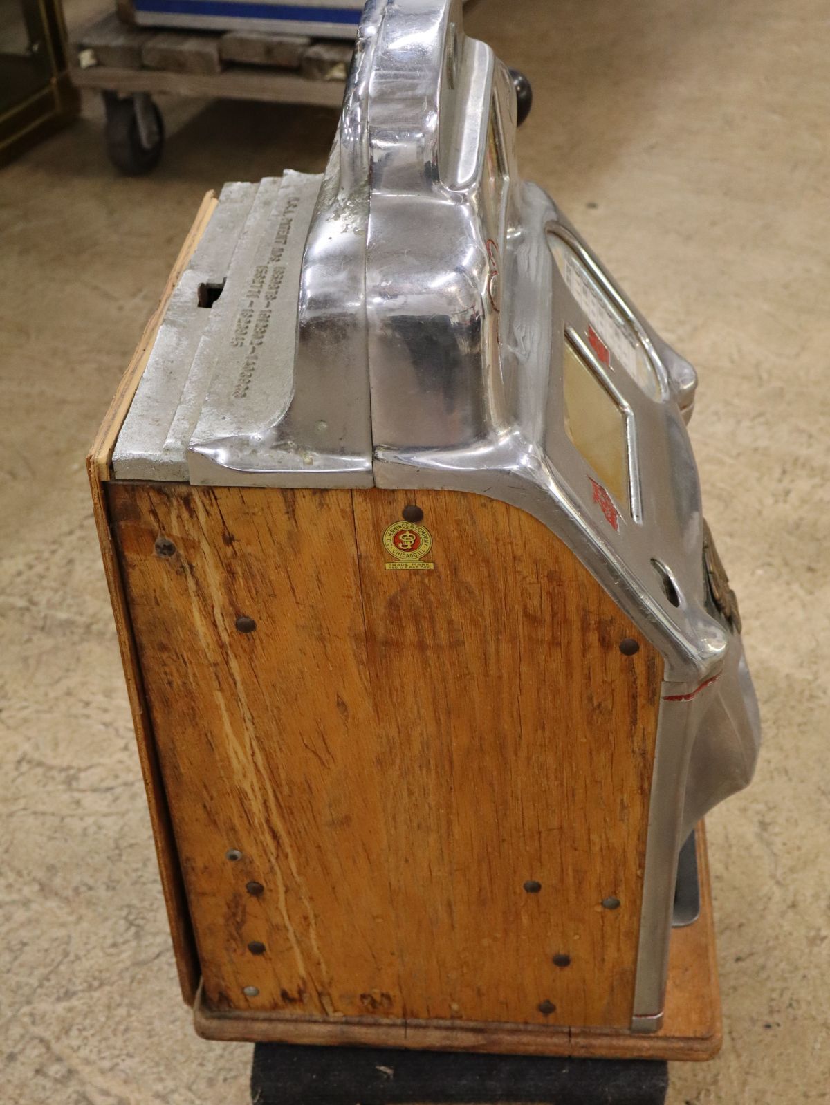 Antique Jennings Standard Chief .10 slot machine, works