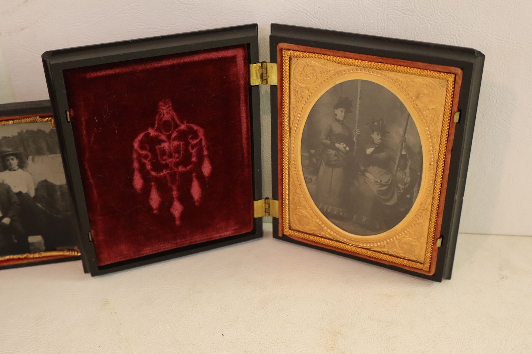 6 antique tin type photos 4 are framed possibly gold