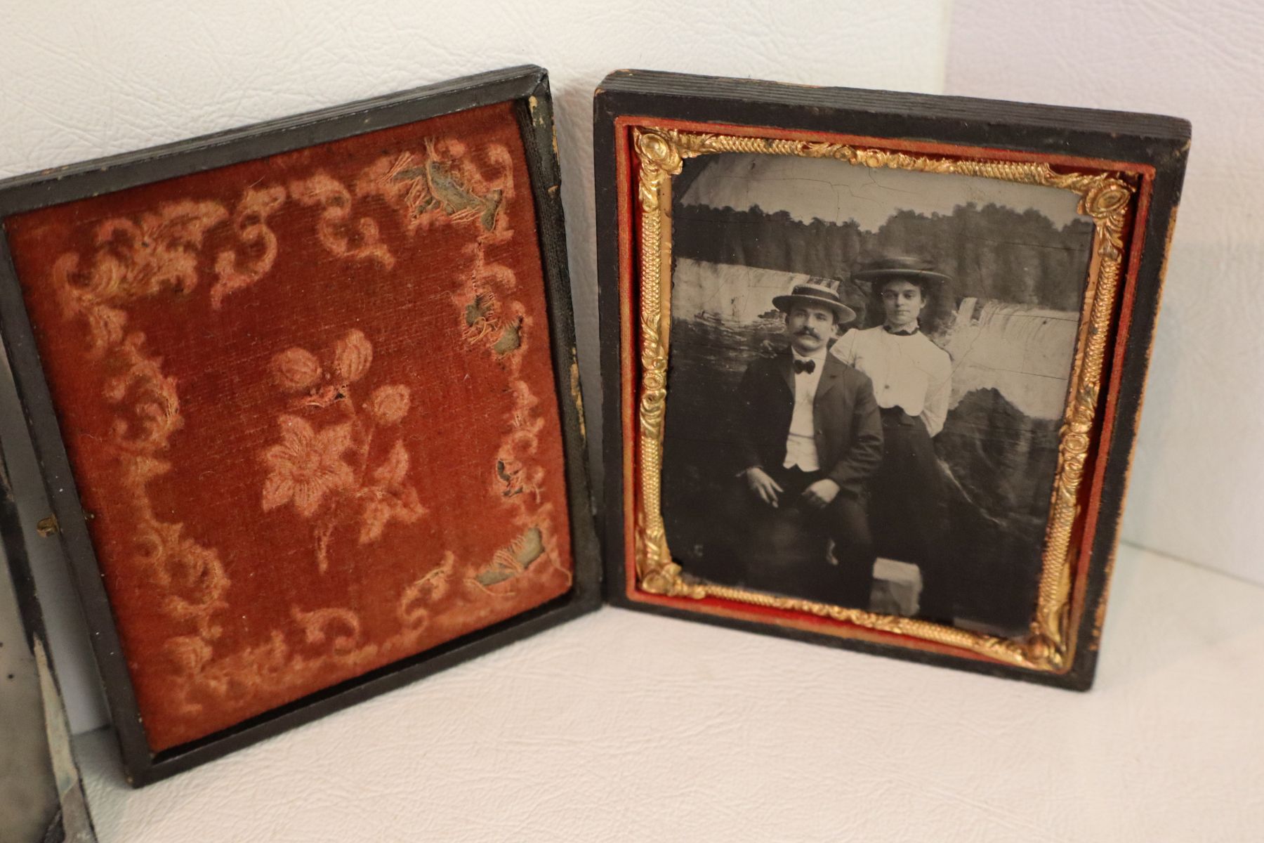6 antique tin type photos 4 are framed possibly gold