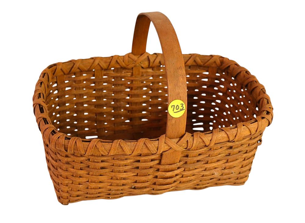 Split hickory woven basket 9"h x 11.5"l x 8"d. Split hickory woven basket structurally sound 