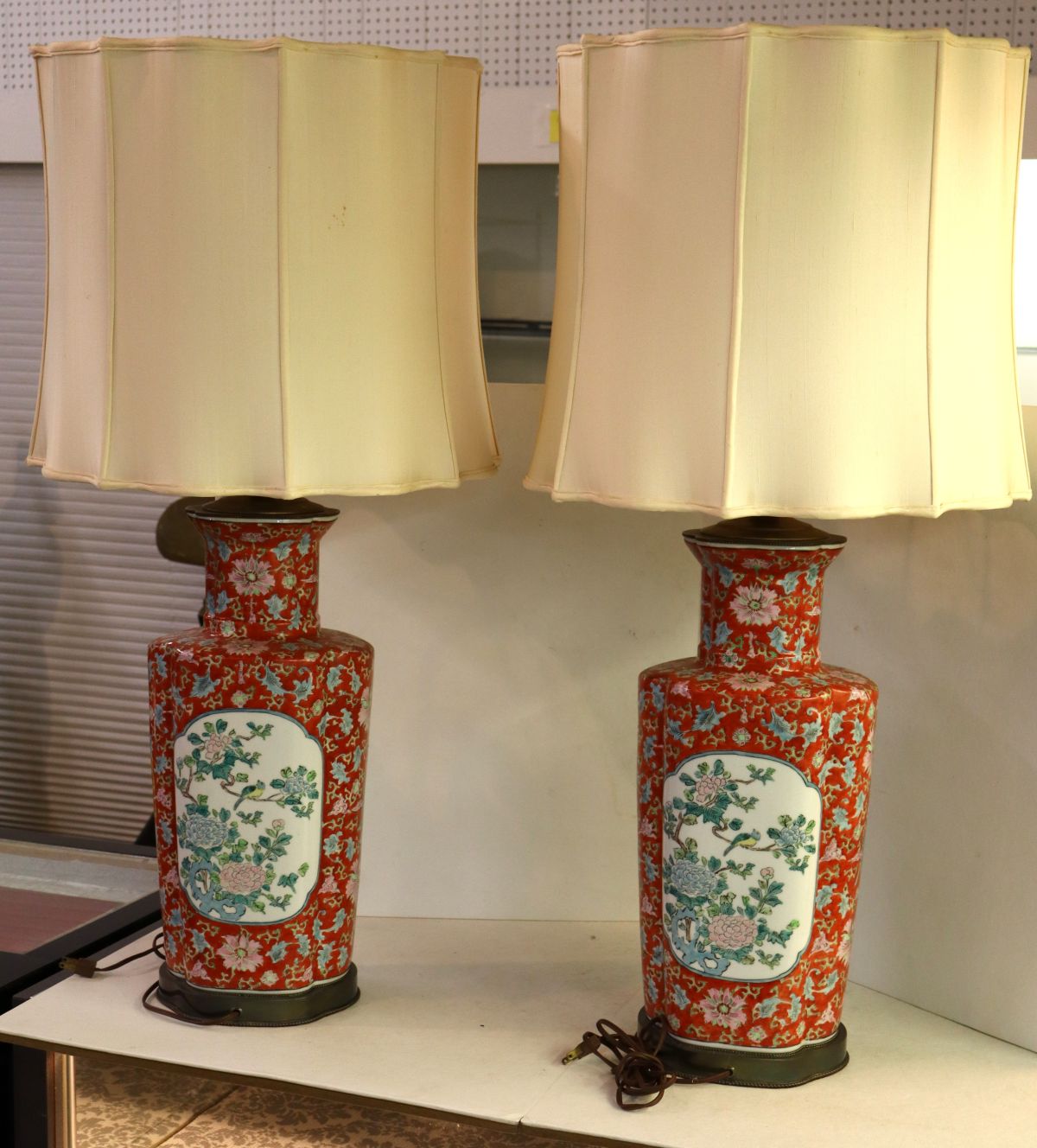 PR VTG Asian paint decorated porcelain lamps & shades