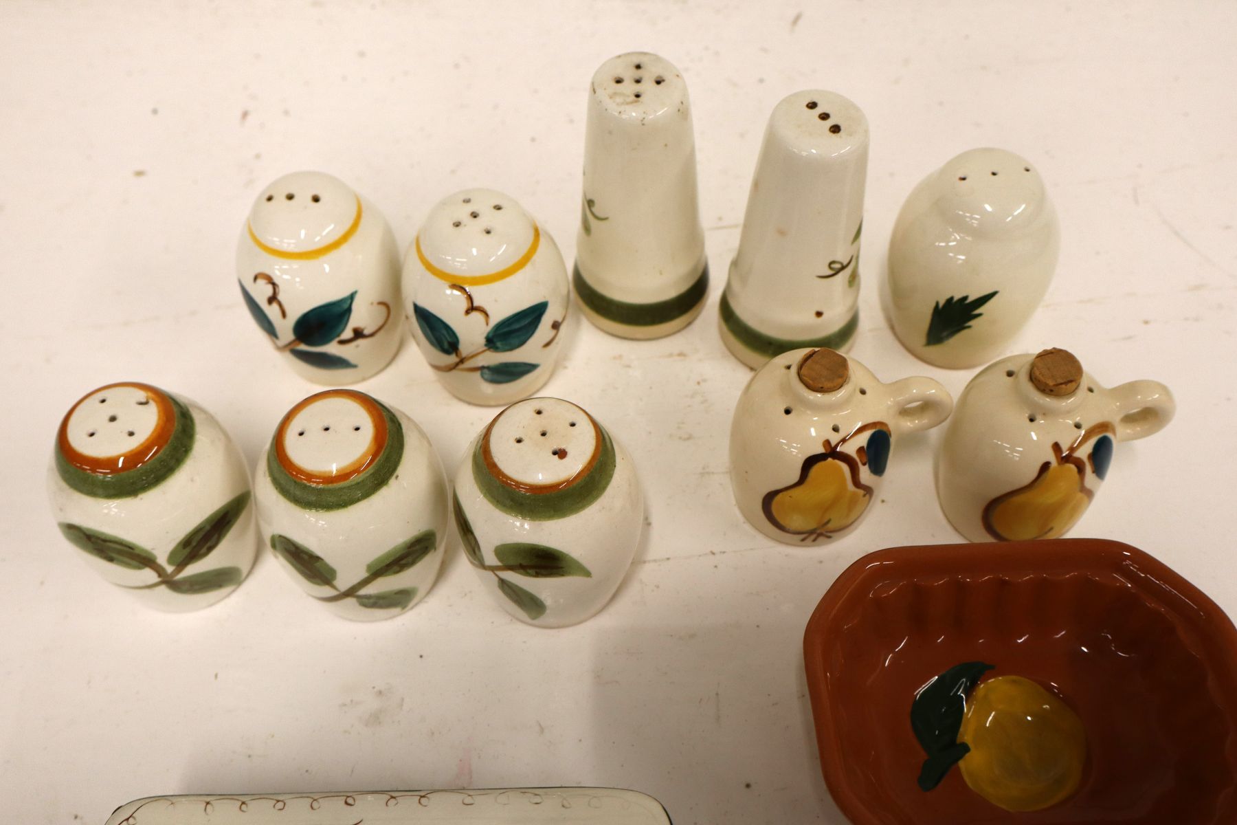 12 pieces of vintage Stangl salt & pepper and other