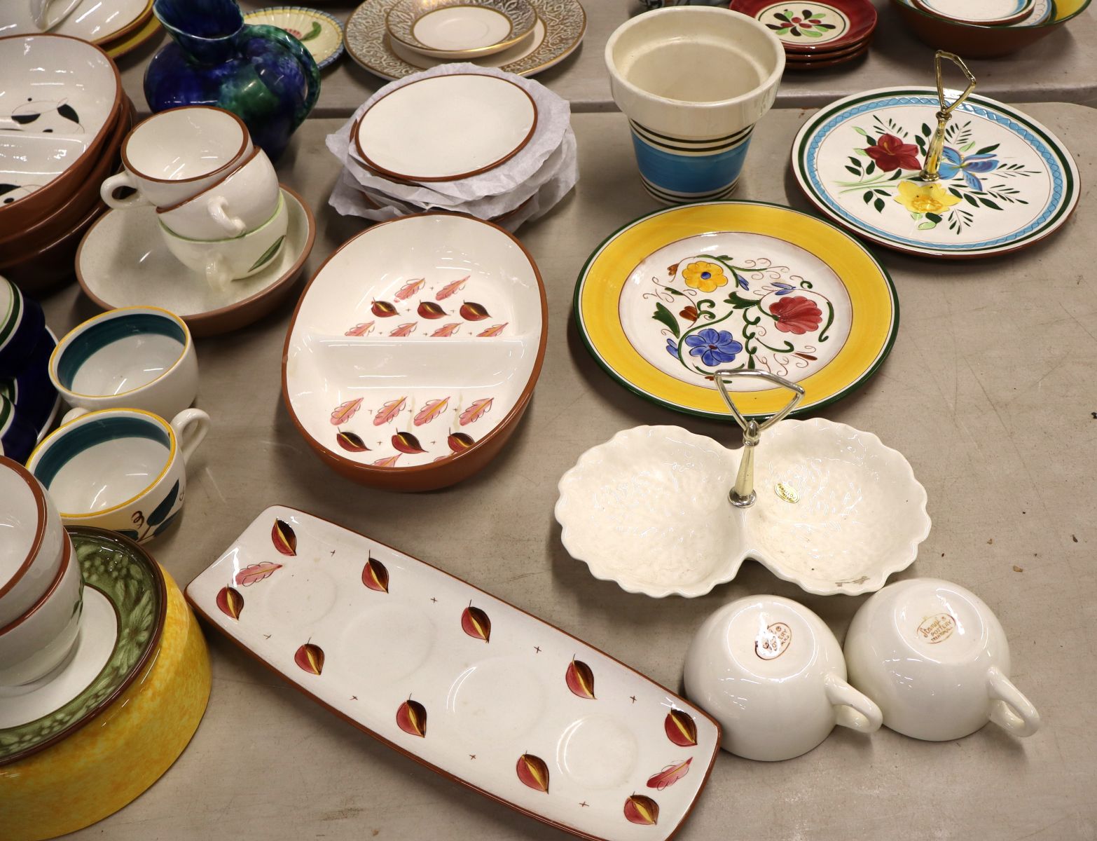 100+ pieces of vintage Stangl assorted patterns sizes conditions