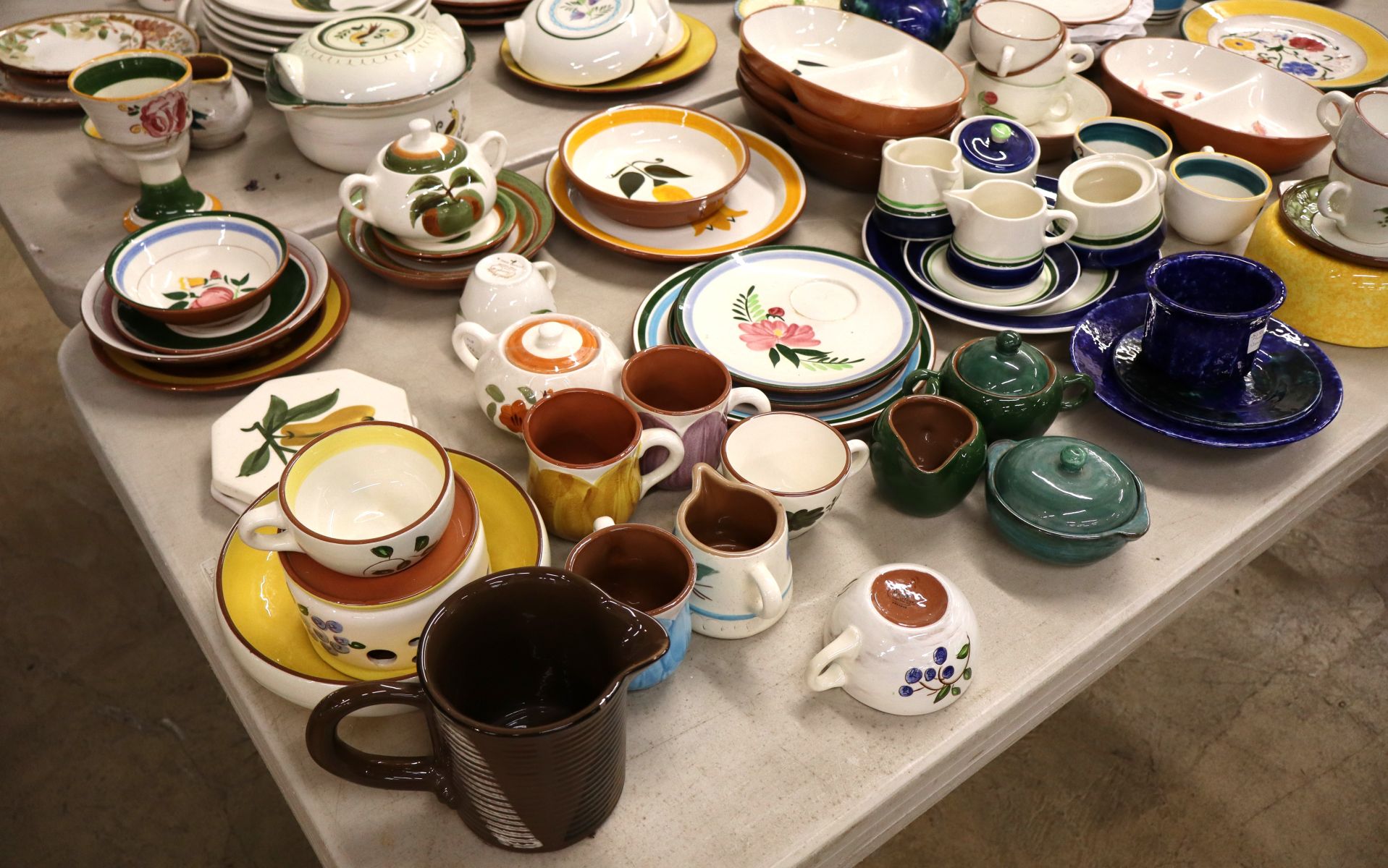 100+ pieces of vintage Stangl assorted patterns sizes conditions