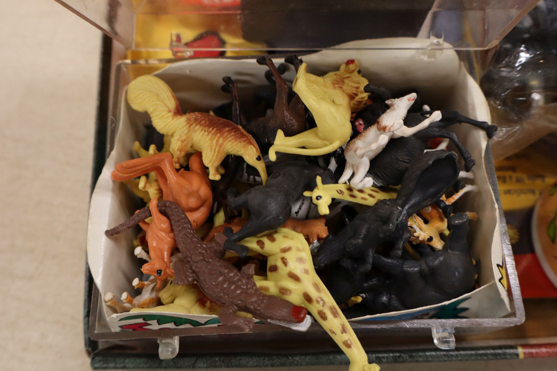 VTG Star Wars action figures, mini animals, view master & other