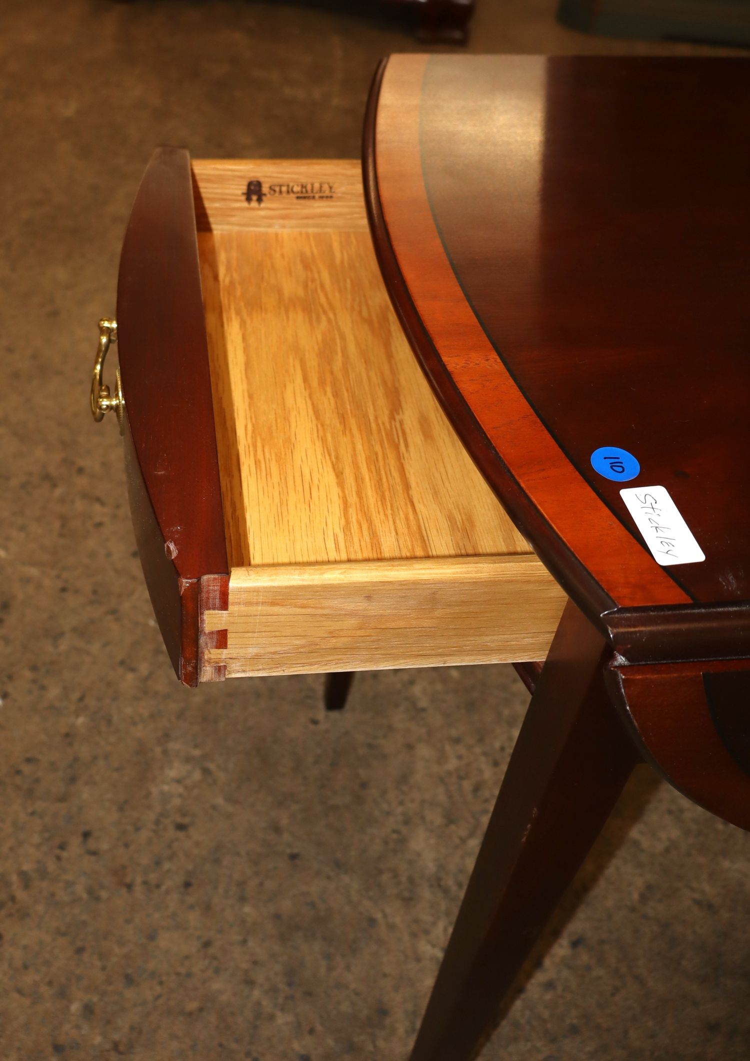Stickley Mahogany Banded Pembroke Drop Leaf Table