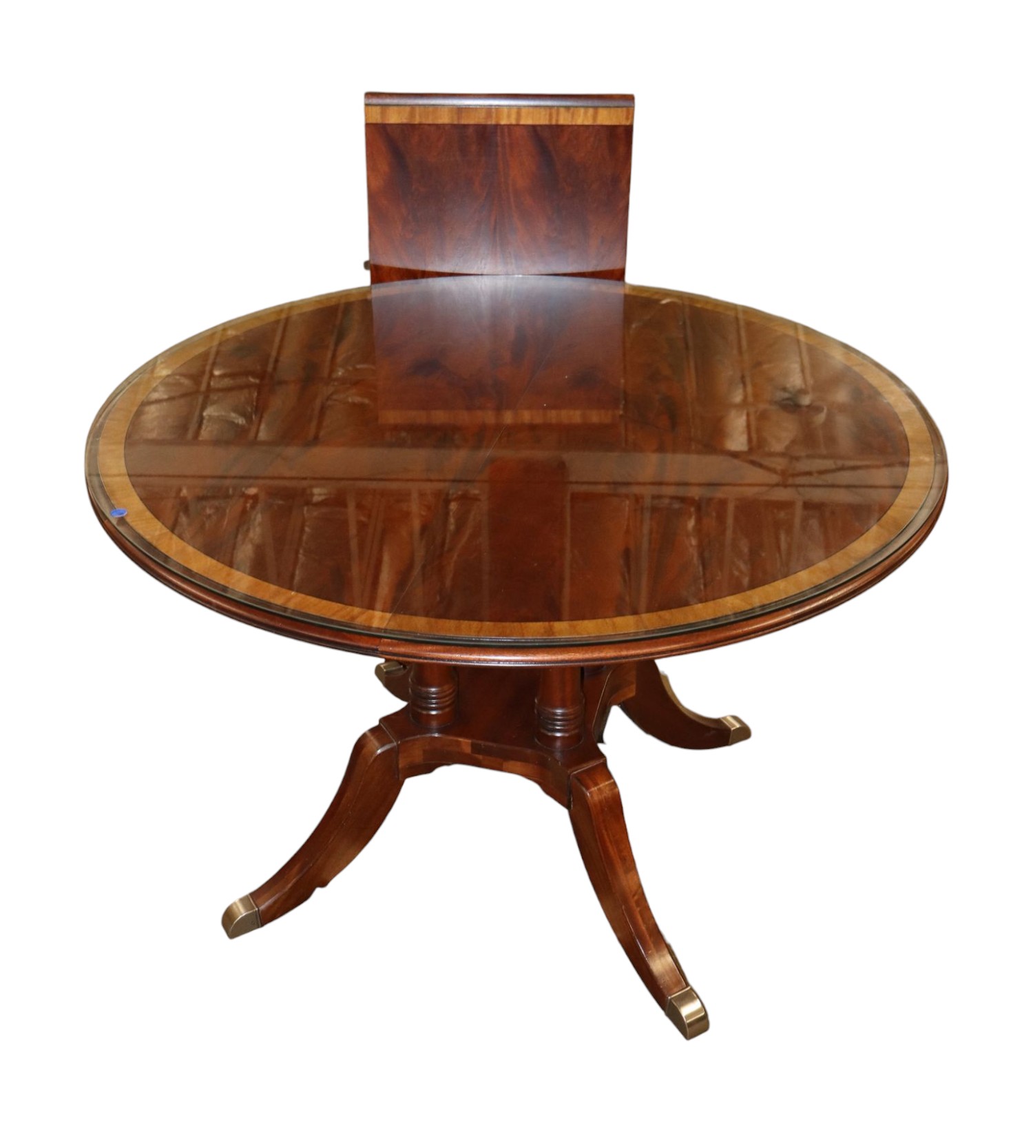 Ethan Allen 46" Burl Mahogany Table w/Leaf