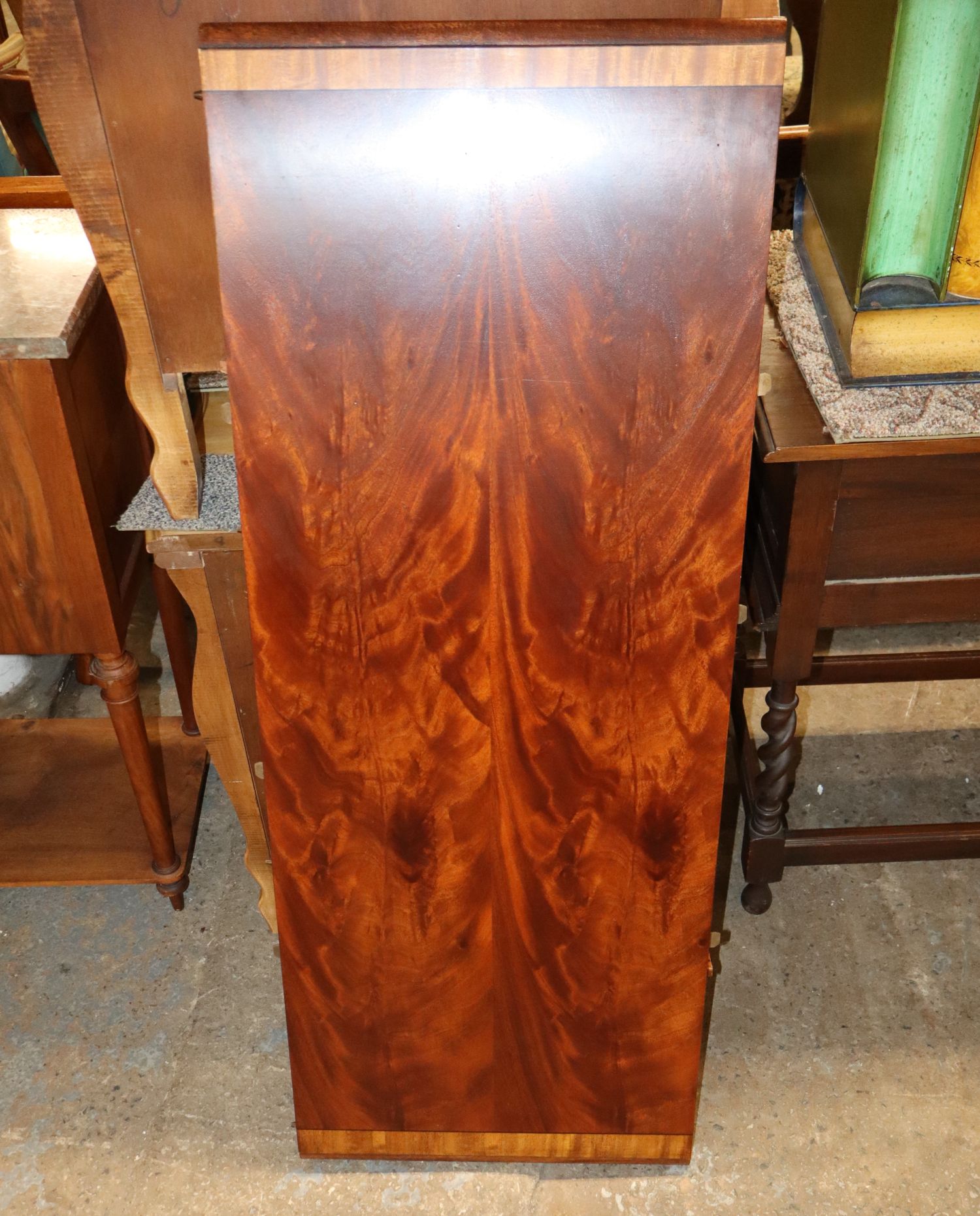 Ethan Allen 46" Burl Mahogany Table w/Leaf