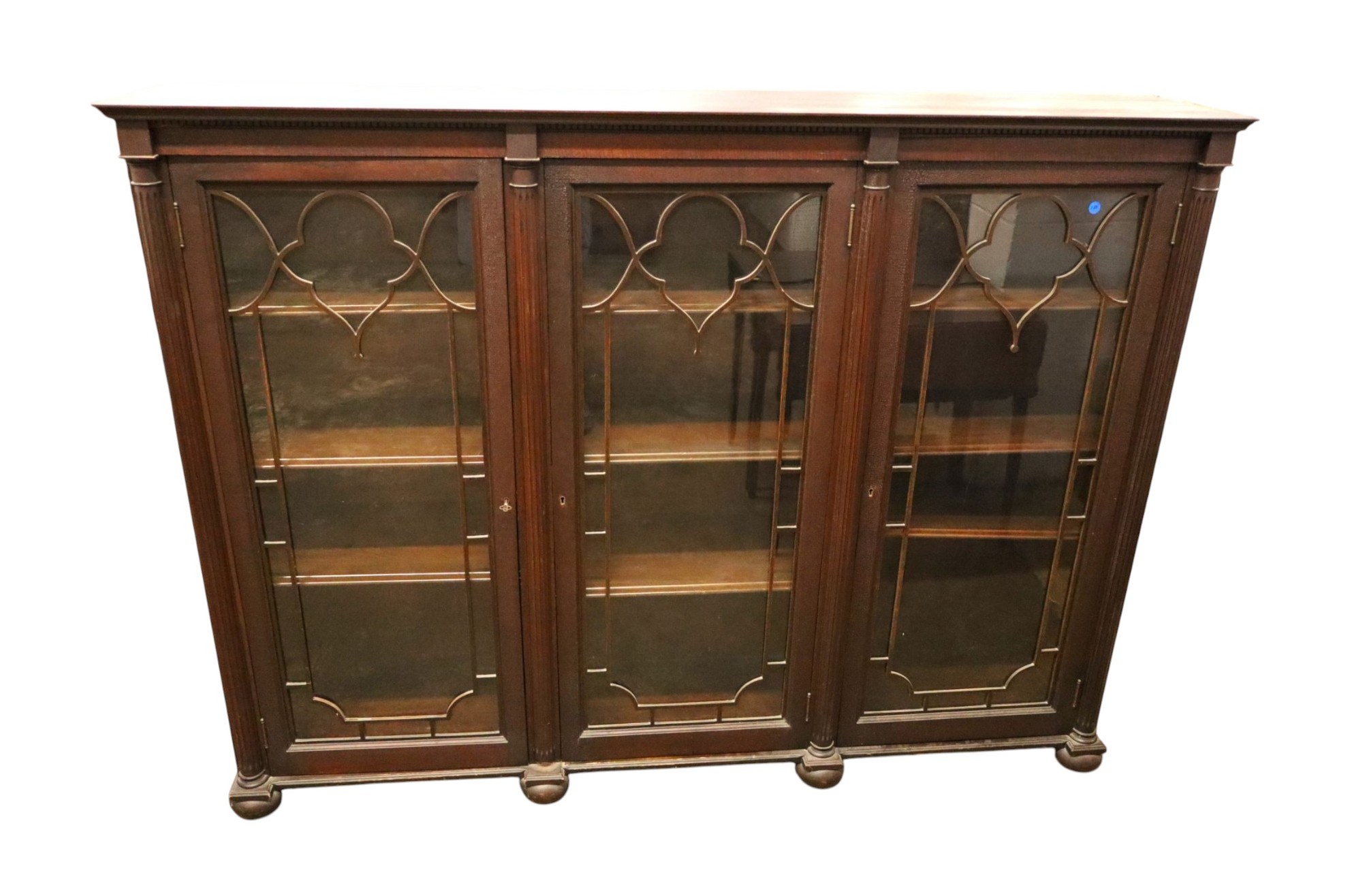Antq Mahog Fluted Column Bookcase w/Key & 9 shelves