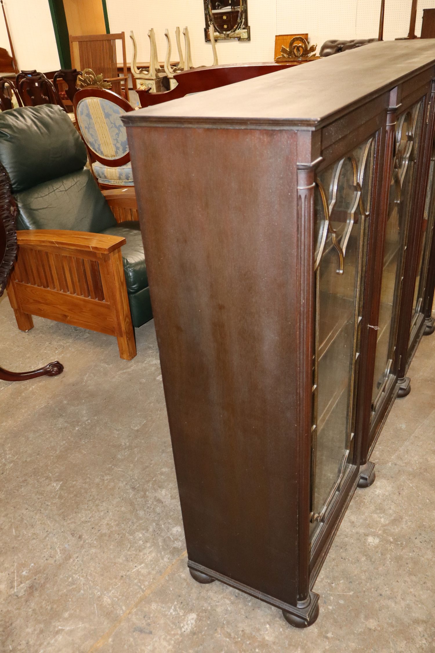 Antq Mahog Fluted Column Bookcase w/Key & 9 shelves