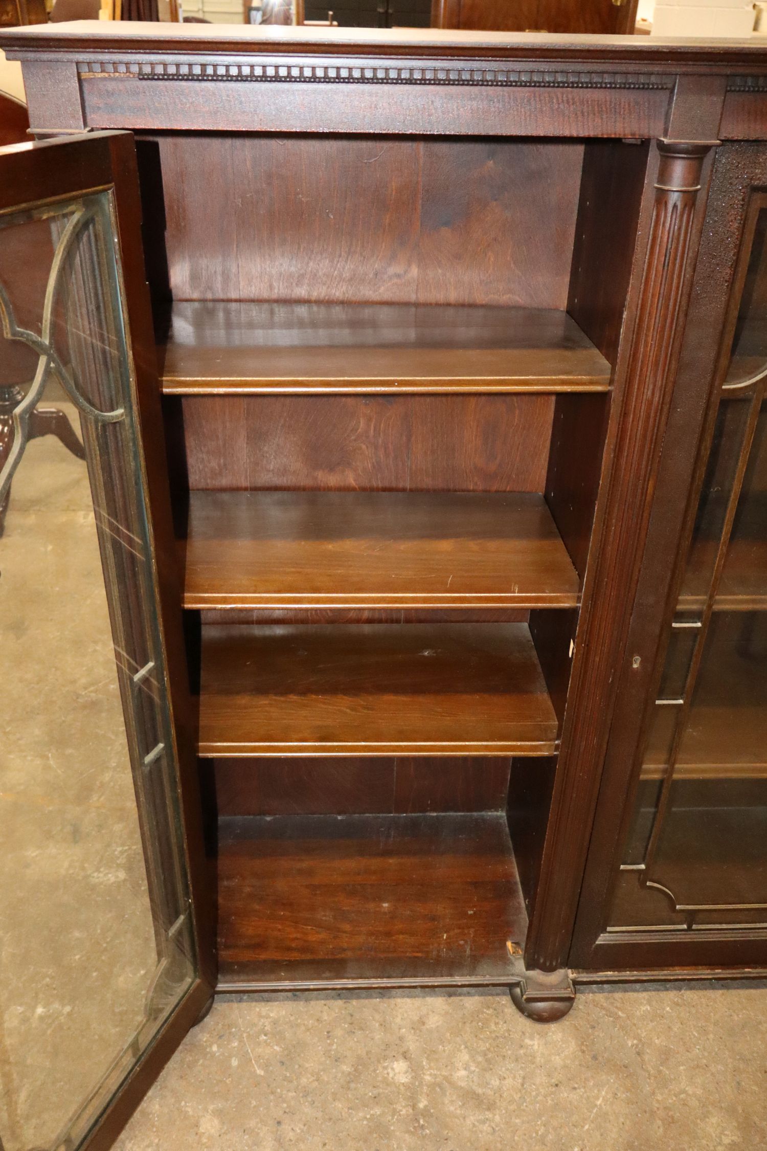 Antq Mahog Fluted Column Bookcase w/Key & 9 shelves