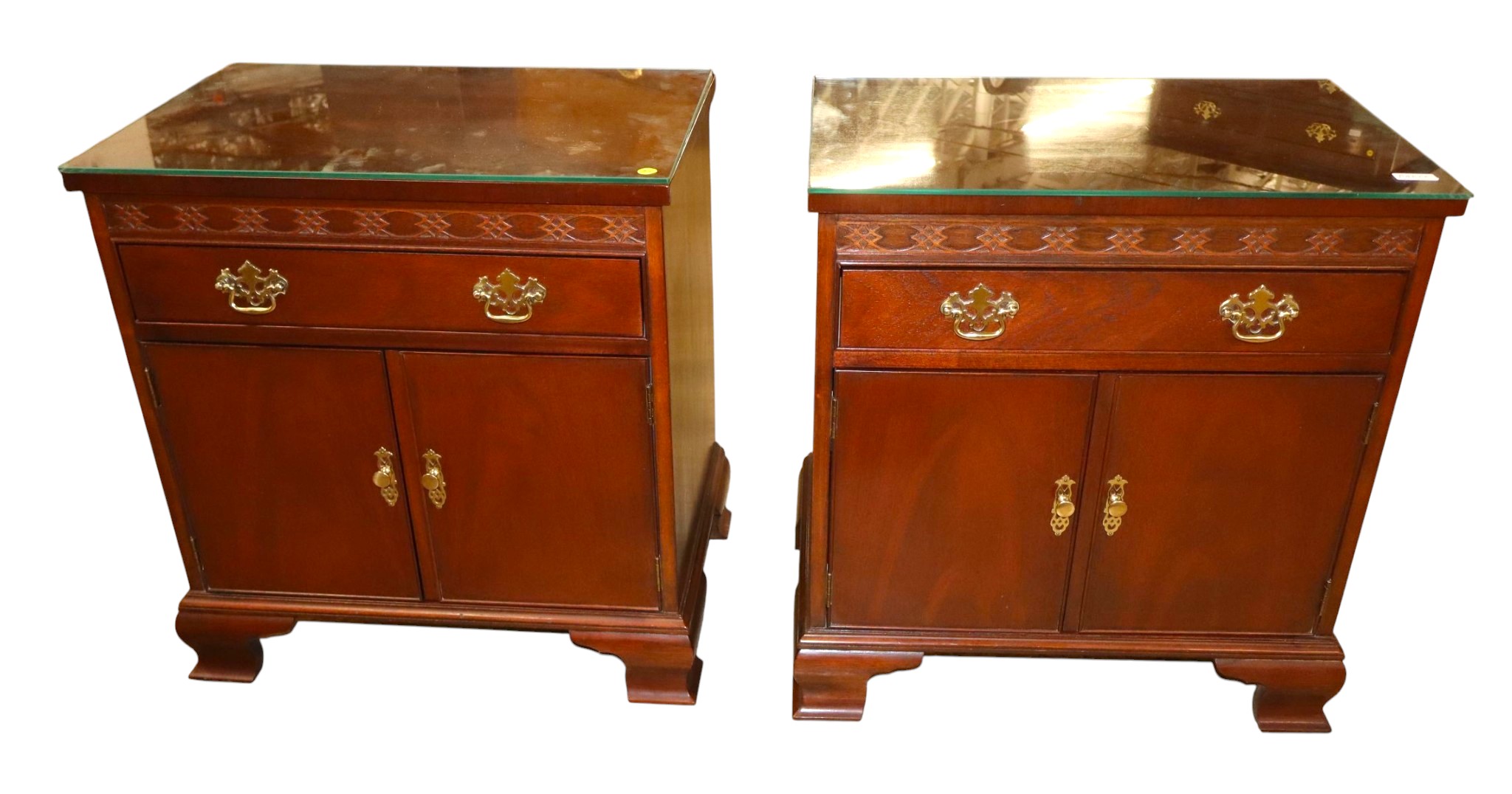 Beautiful PR Baker banded nightstands