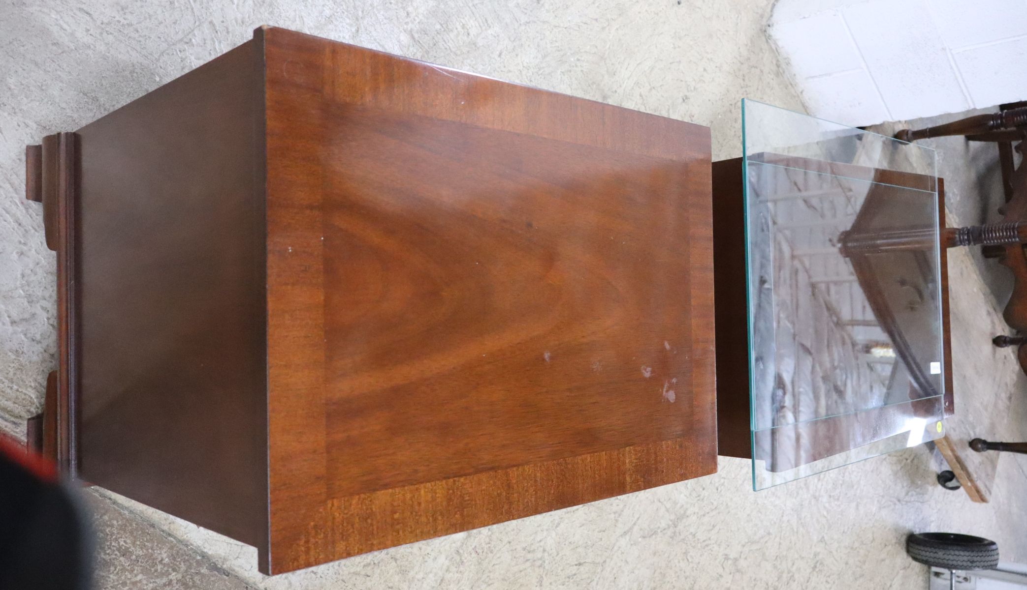 Beautiful PR Baker banded nightstands