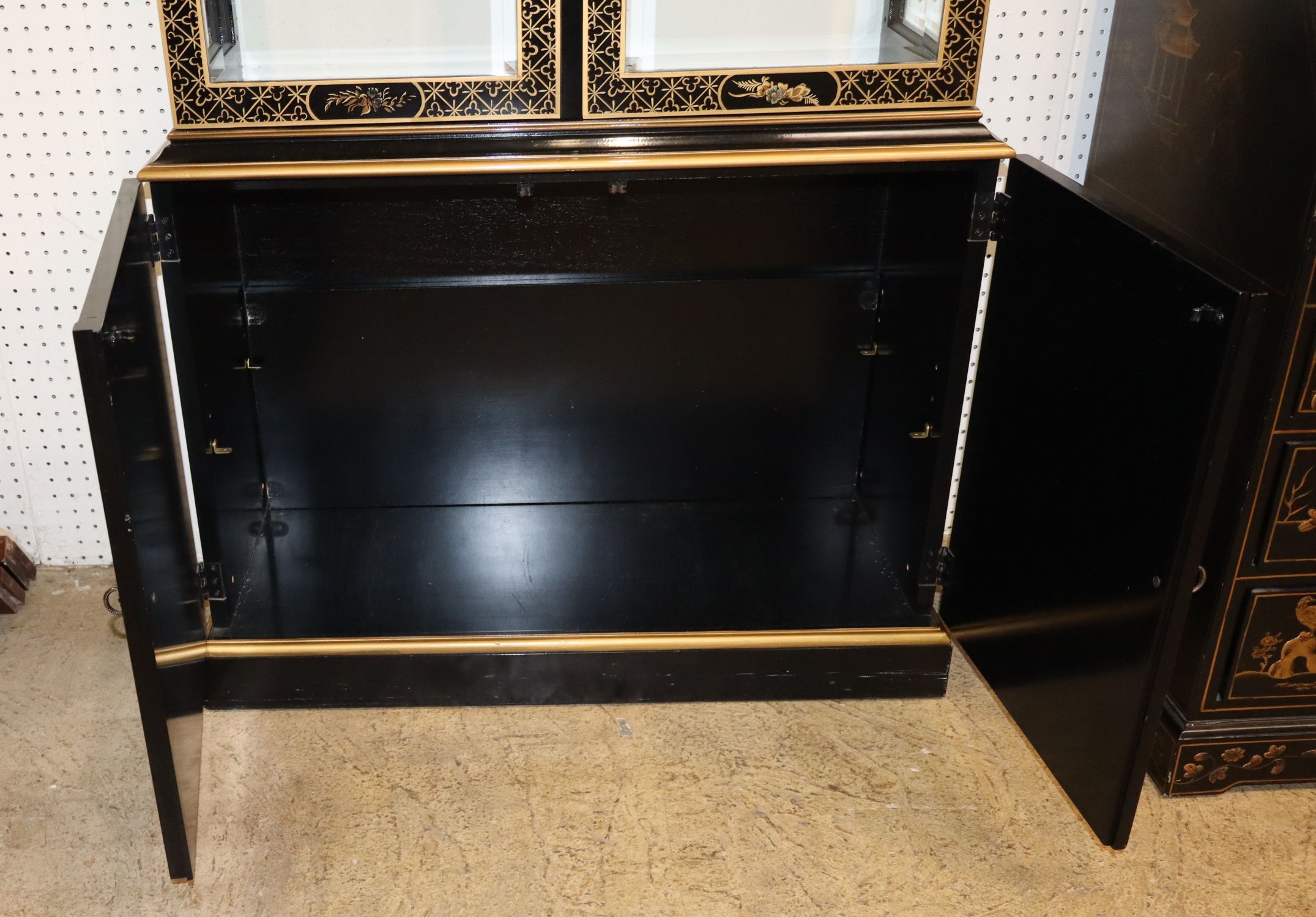 Drexel Chinoiserie 4-Dr Lighted Bevel Glass China Cabinet