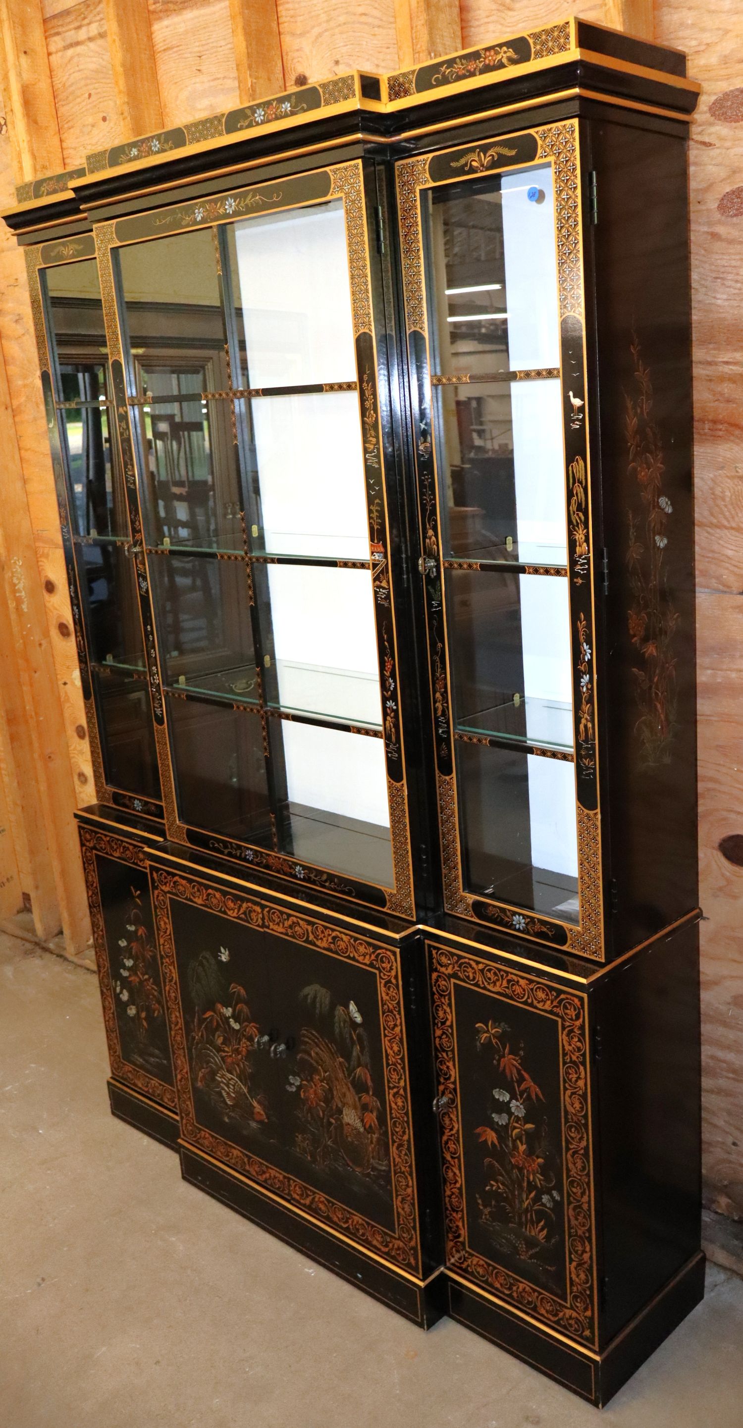 VTG Habersham Sg Chinoiserie 3-Dr Lighted China Cabinet