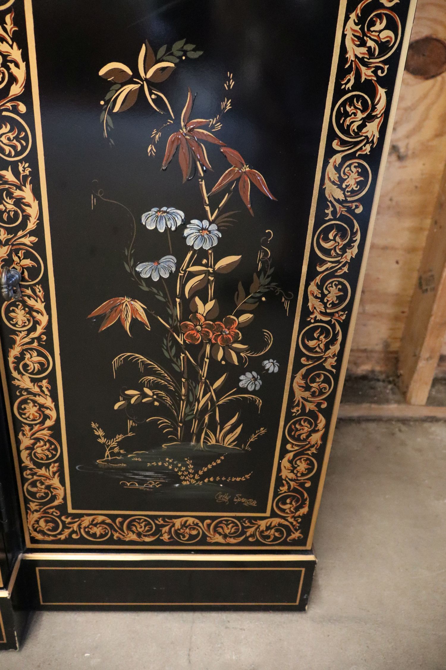 VTG Habersham Sg Chinoiserie 3-Dr Lighted China Cabinet