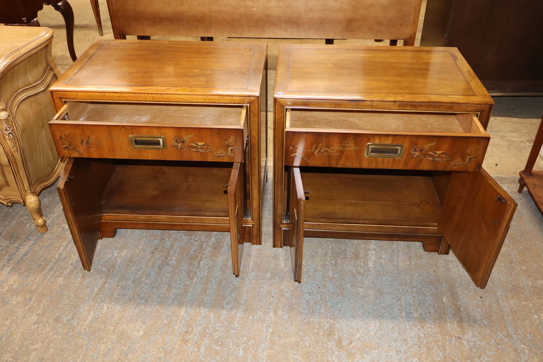 Pr VTG Drexel Hrtg Dynasty Walnut 1Dr 2Dr Stands