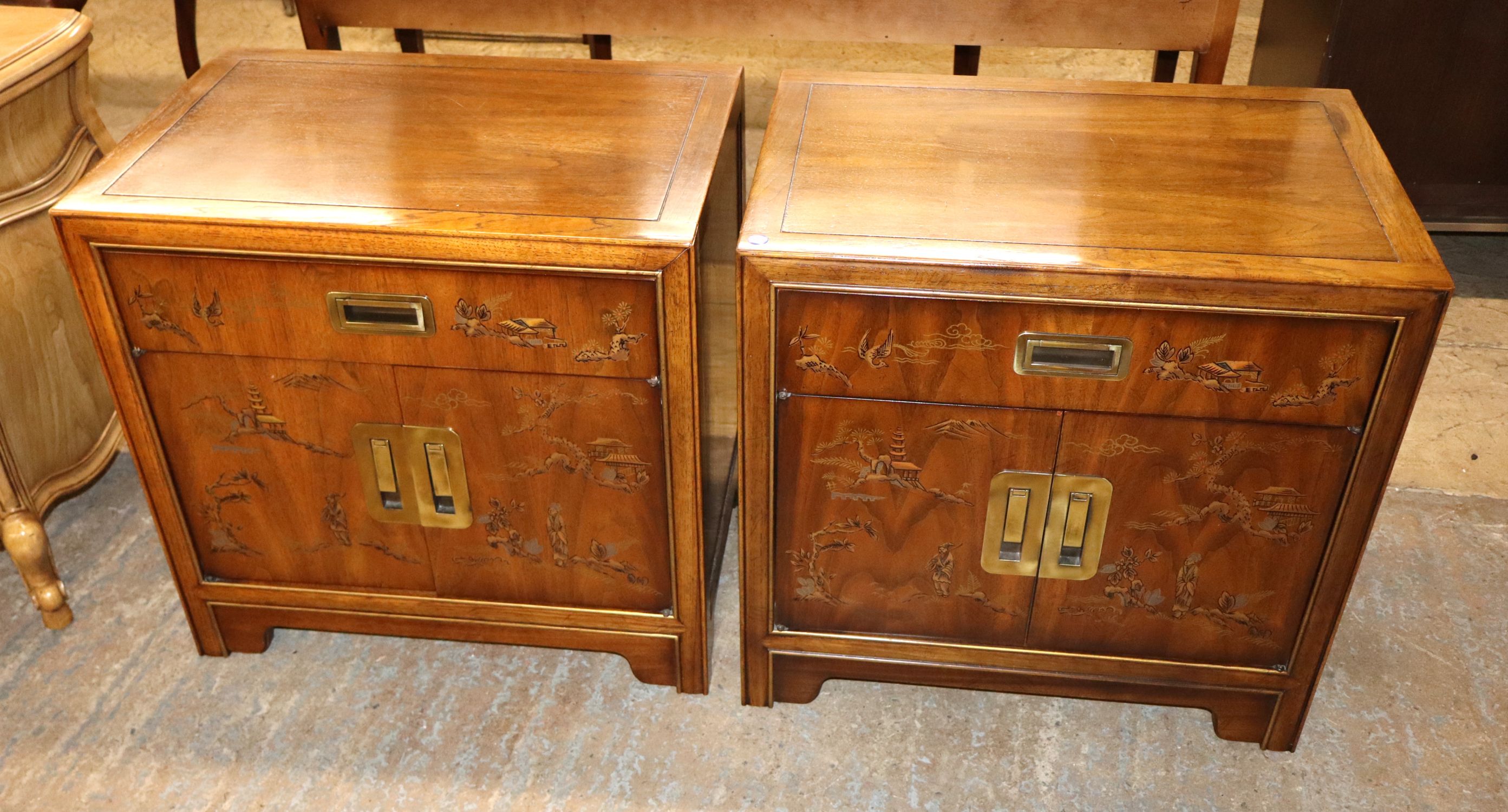 Pr VTG Drexel Hrtg Dynasty Walnut 1Dr 2Dr Stands