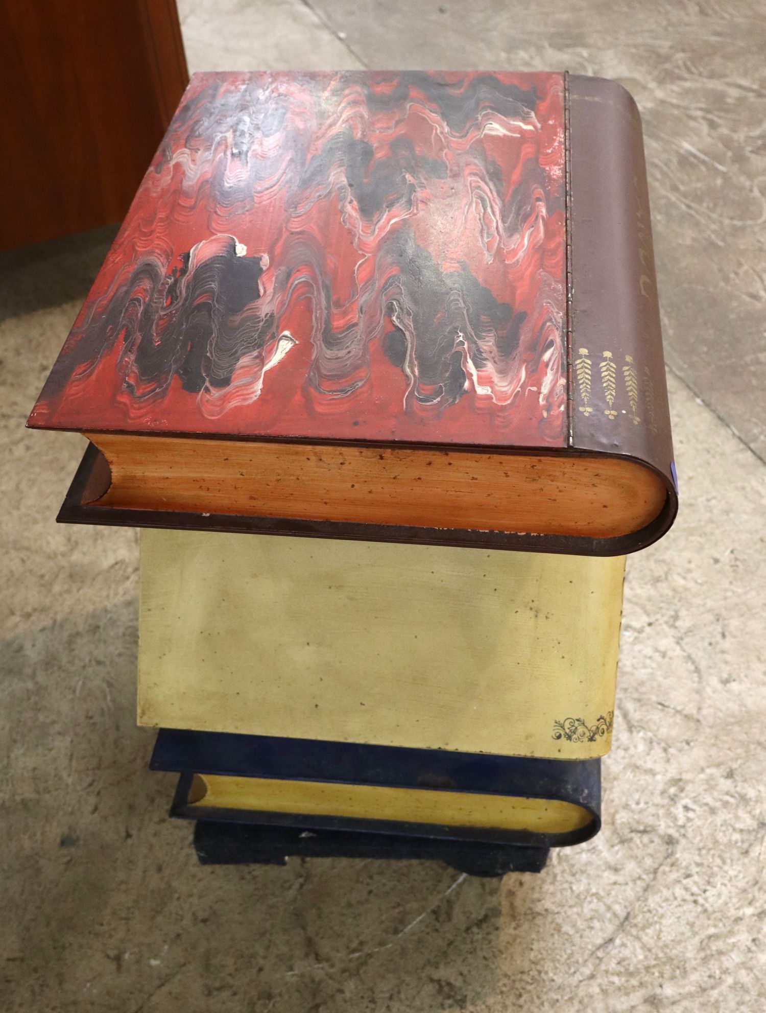 Vtg IT Metal Faux Book Stack Lift Top Storage Table
