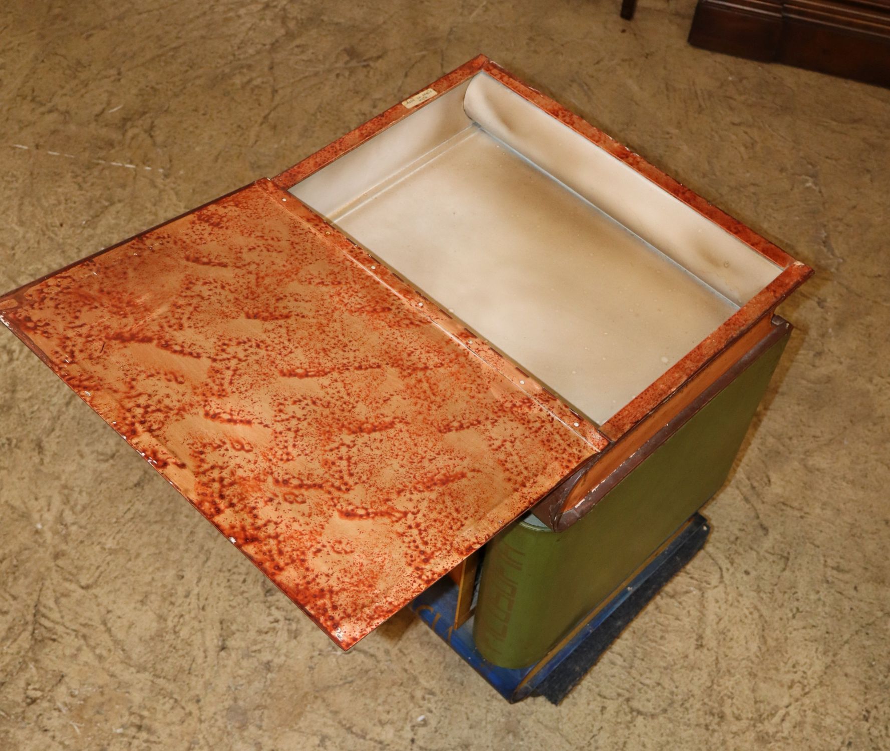 Vtg IT Metal Faux Book Stack Lift Top Storage Table
