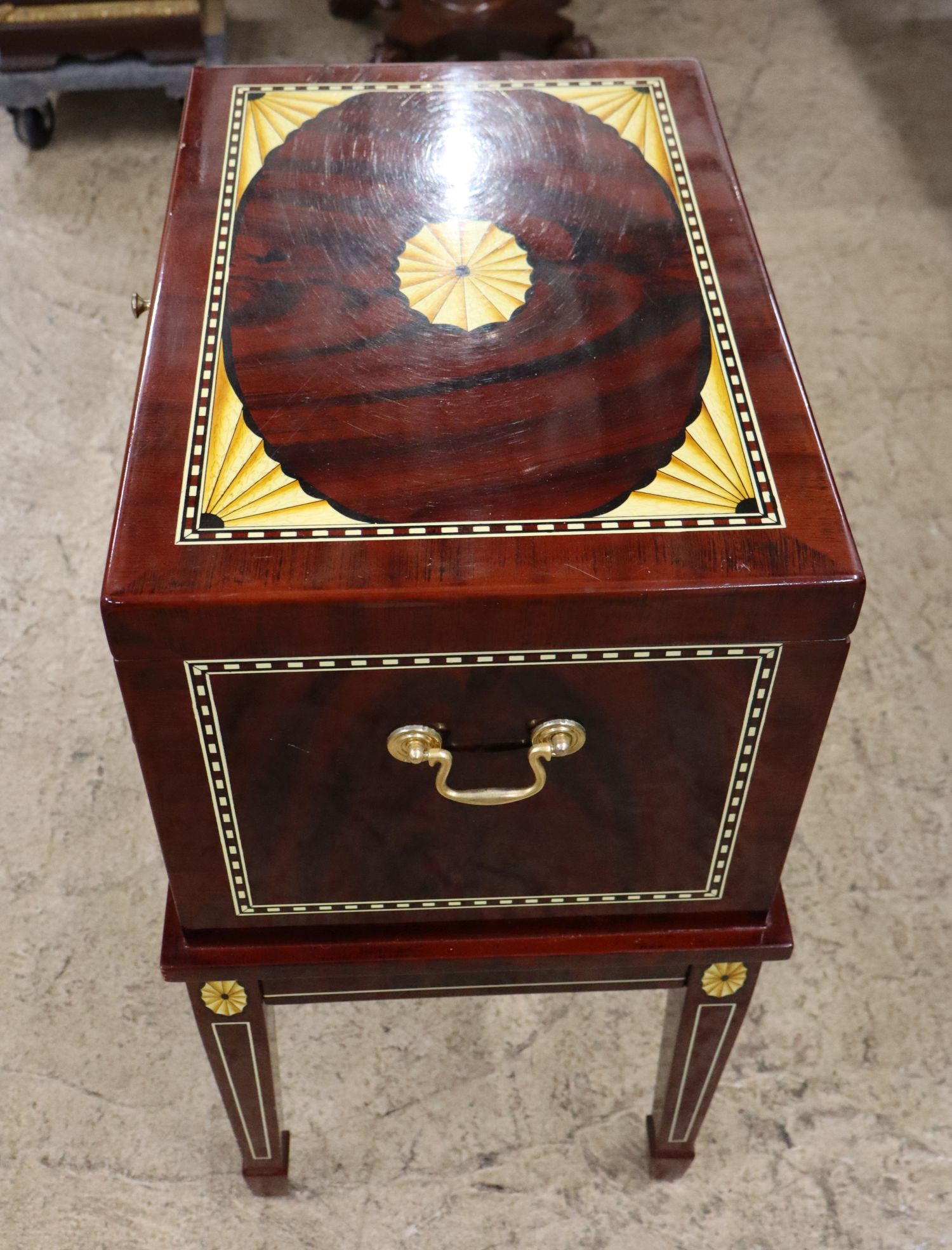 IT Burl Mahog Inlay 1-Dr Lift Top Humidor Orig Fin