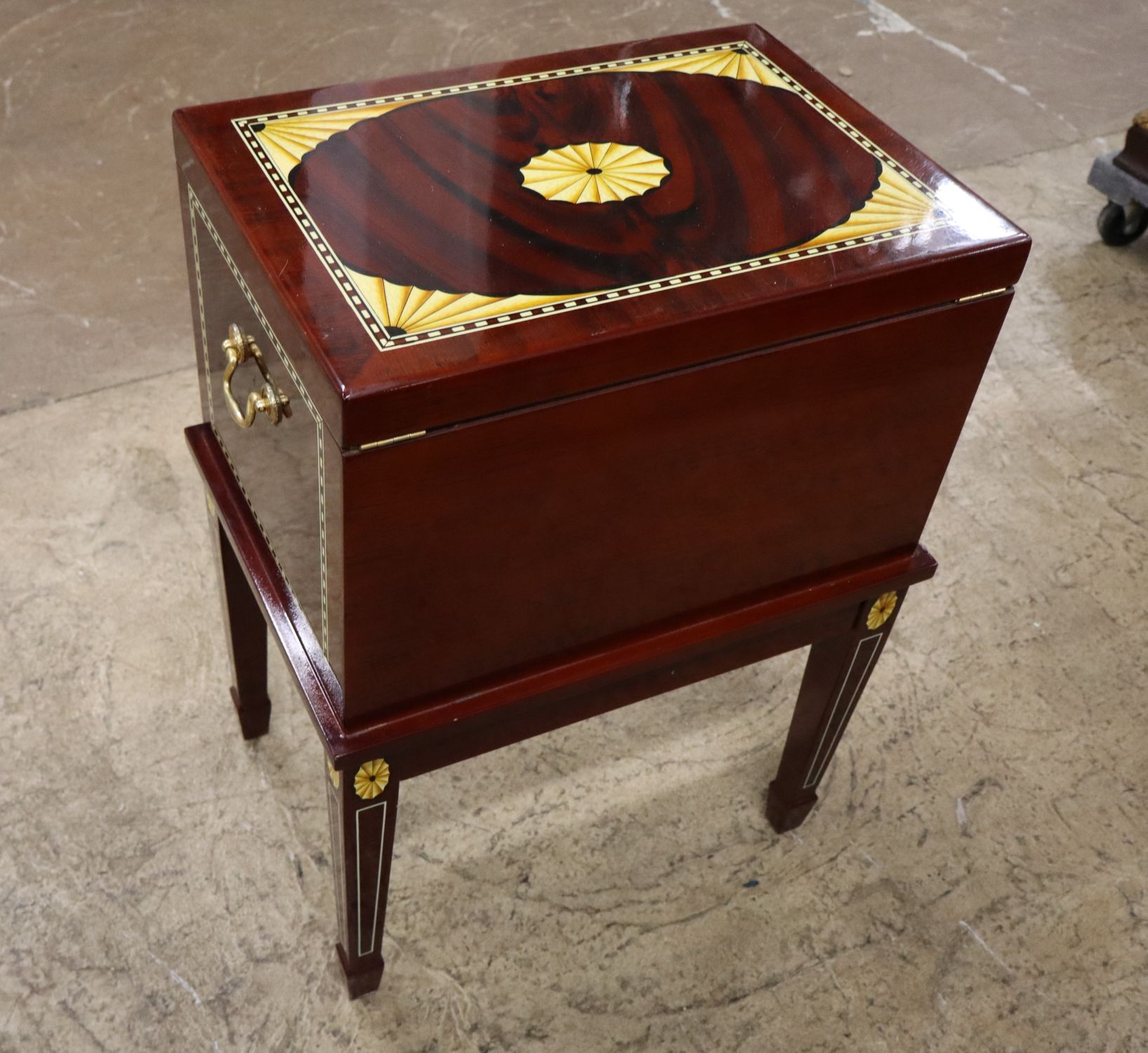 IT Burl Mahog Inlay 1-Dr Lift Top Humidor Orig Fin
