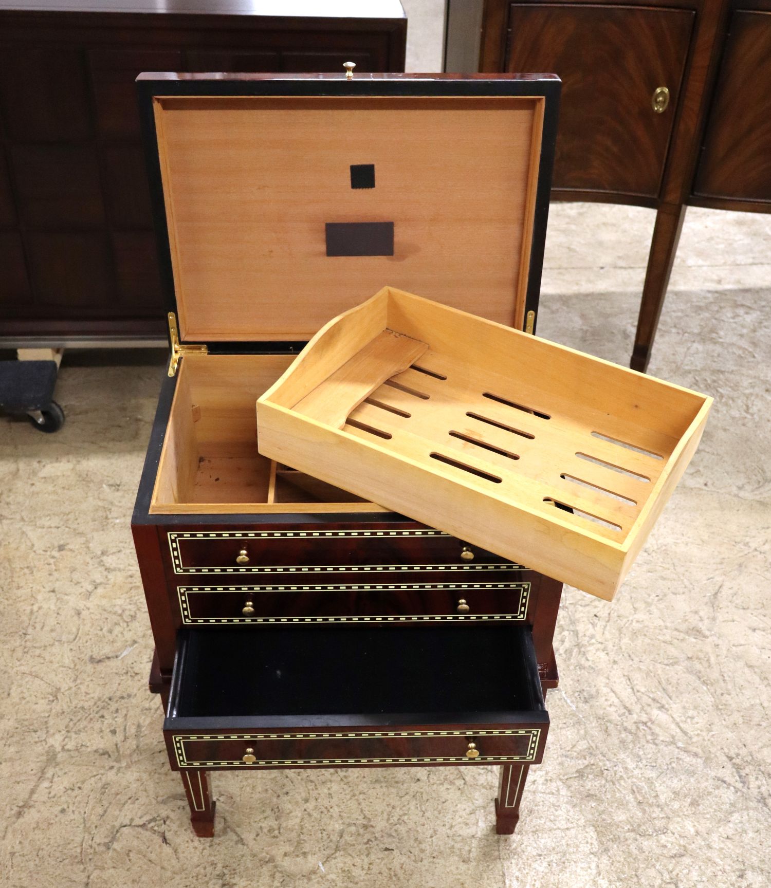IT Burl Mahog Inlay 1-Dr Lift Top Humidor Orig Fin